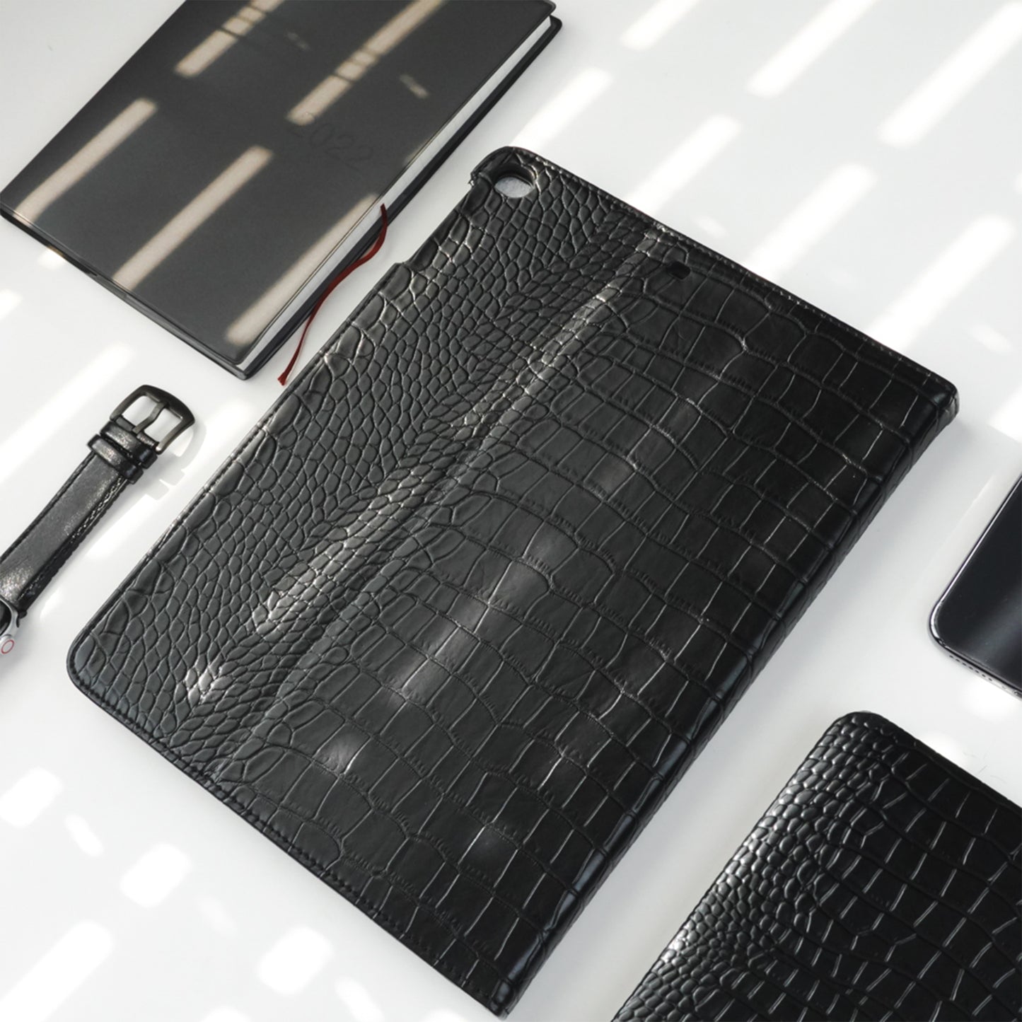Crocodile Style & Crocodile Black with Pencil Holder iPad Protective Case