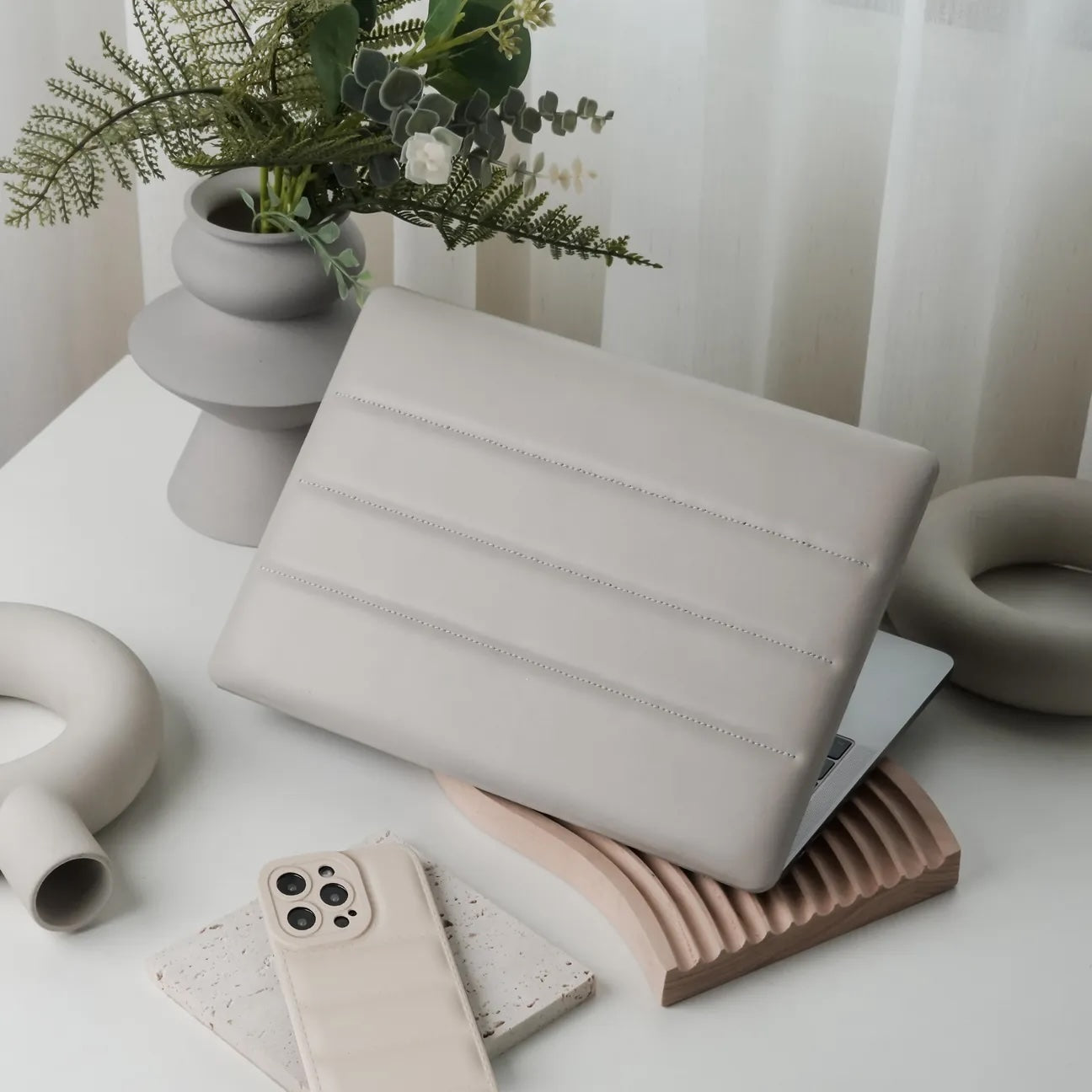 Antique White Luxury Fashion Soft Puffer Leather Macbook Case