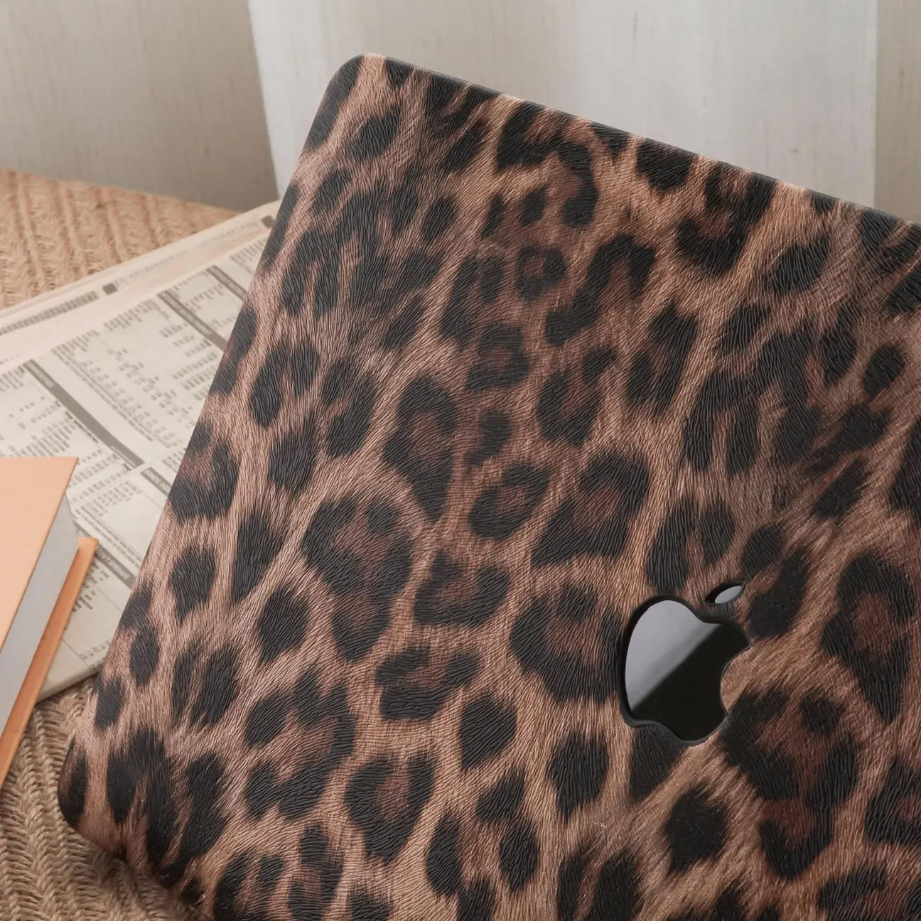 Trendy Leopard Pattern Macbook Case