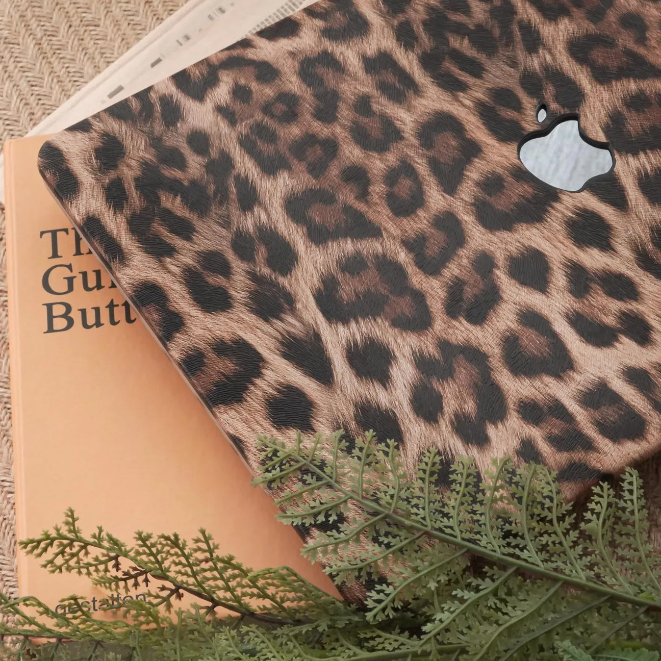 Trendy Leopard Pattern Macbook Case