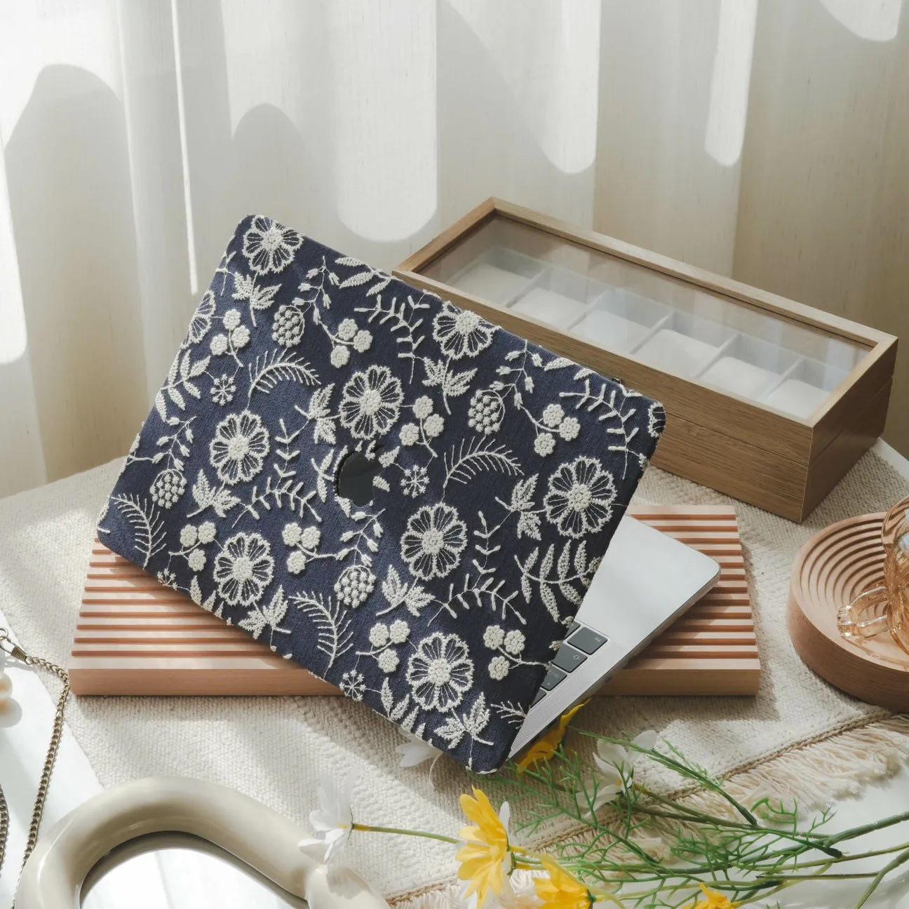 Oriental Blue Daisy Embroidered Leather Mac Case
