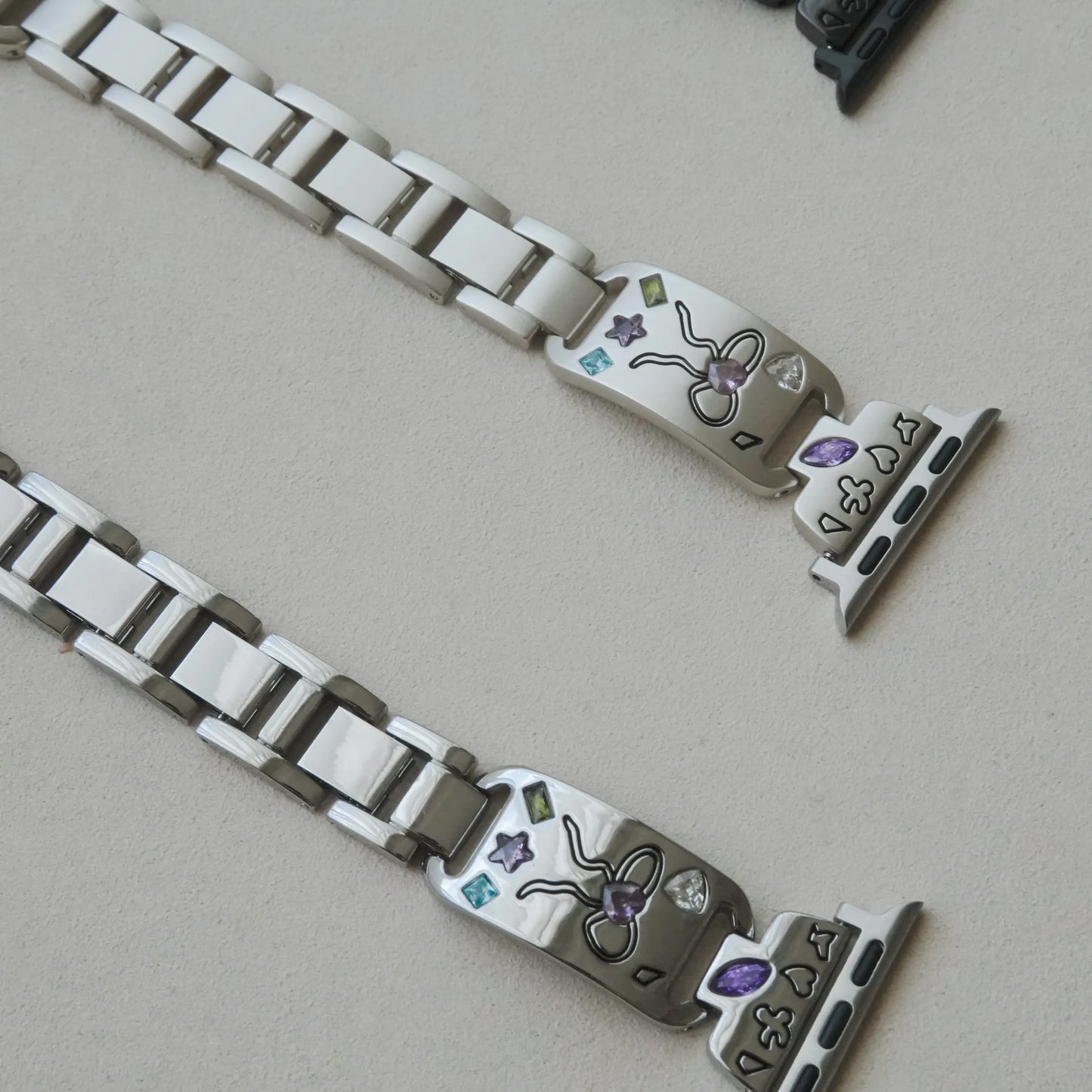 Cute engraved, high-quality metal inlaid with diamonds Apple Watch strap