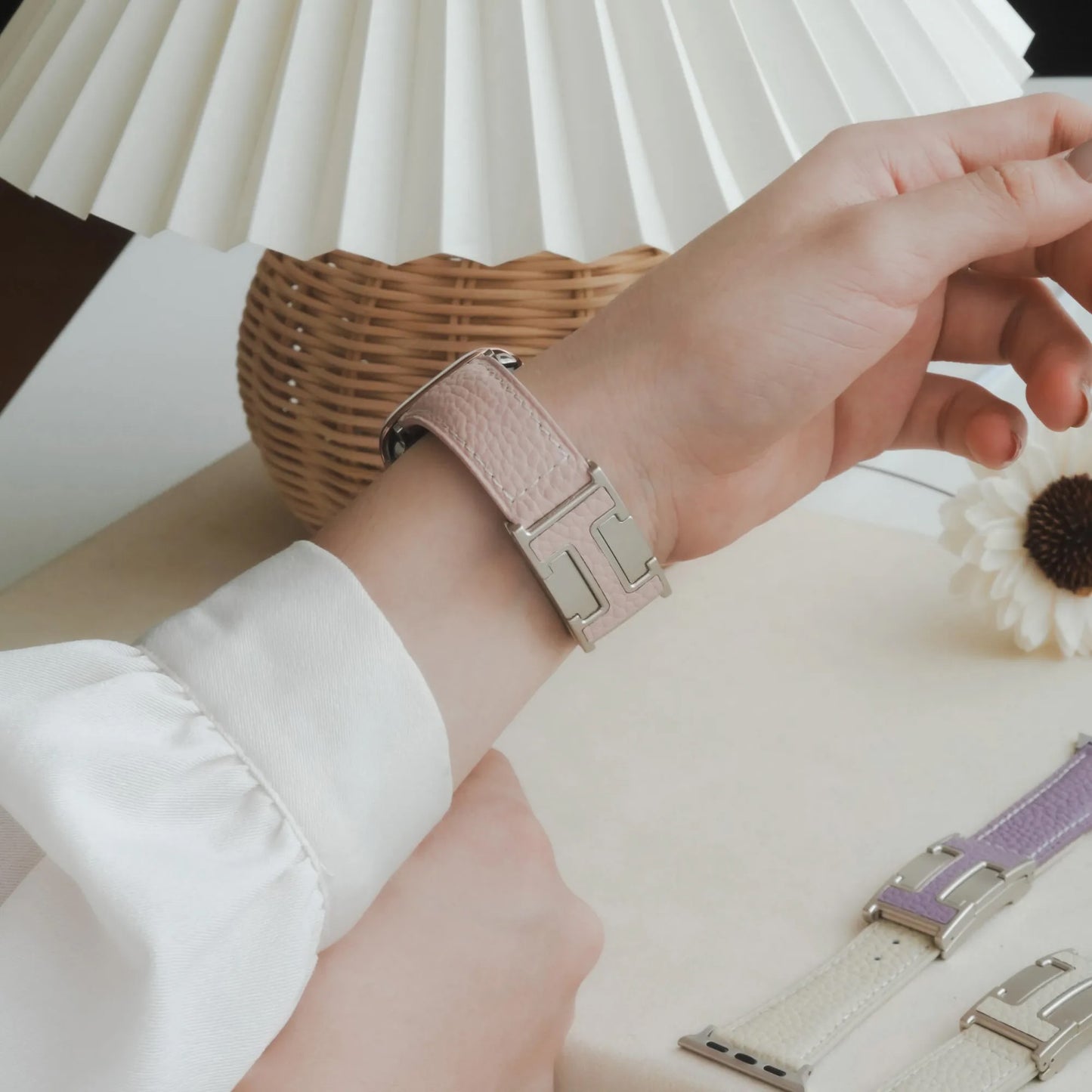 High-quality lychee textured leather T-shaped Apple Watch strap