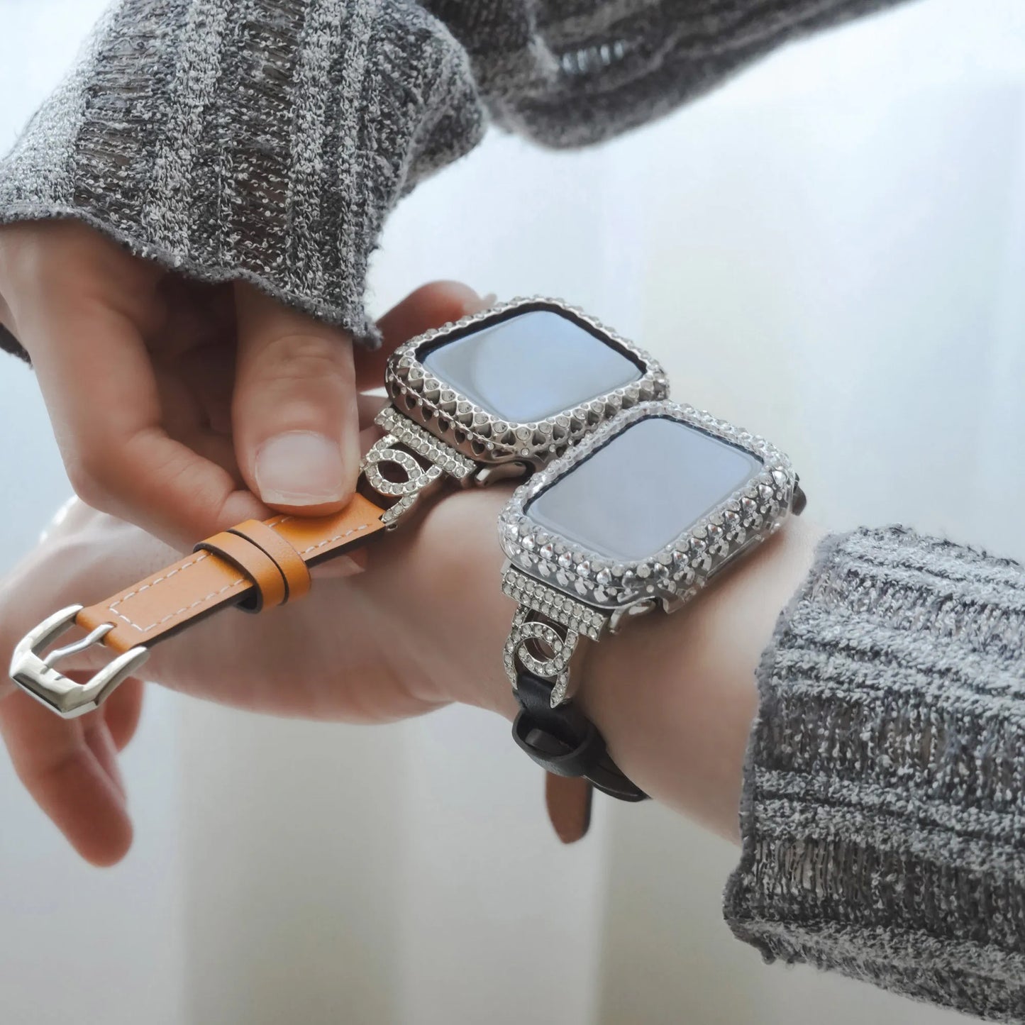 Classic C-shaped Buckle with Diamond Inlay Apple Watch