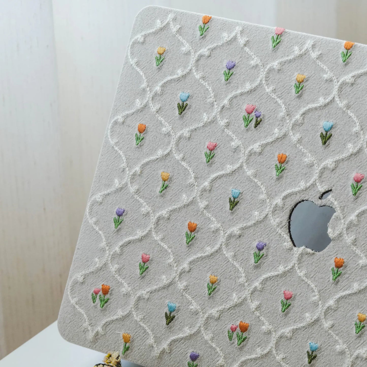 This is us Plaid Floral ♾ Textured Stitching Plain White Mac Case
