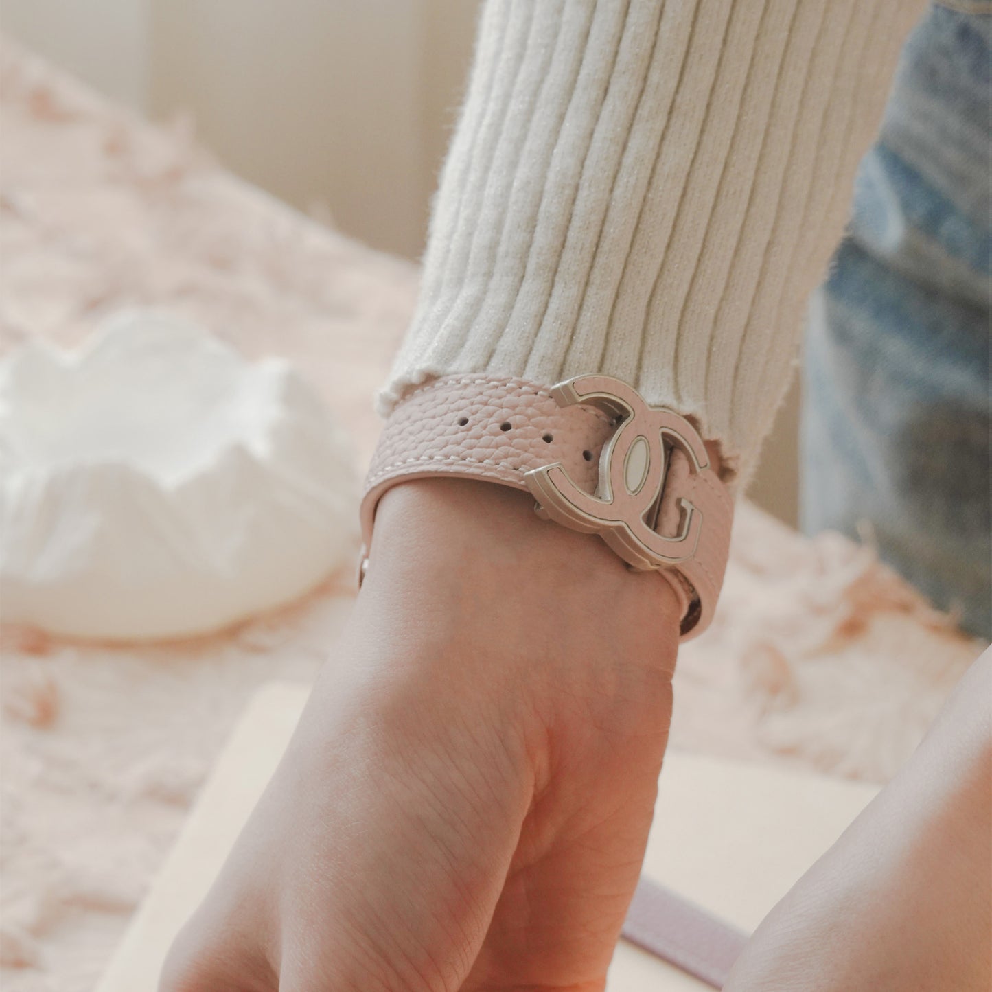 Lychee high-quality textured faux leather Apple Watch band