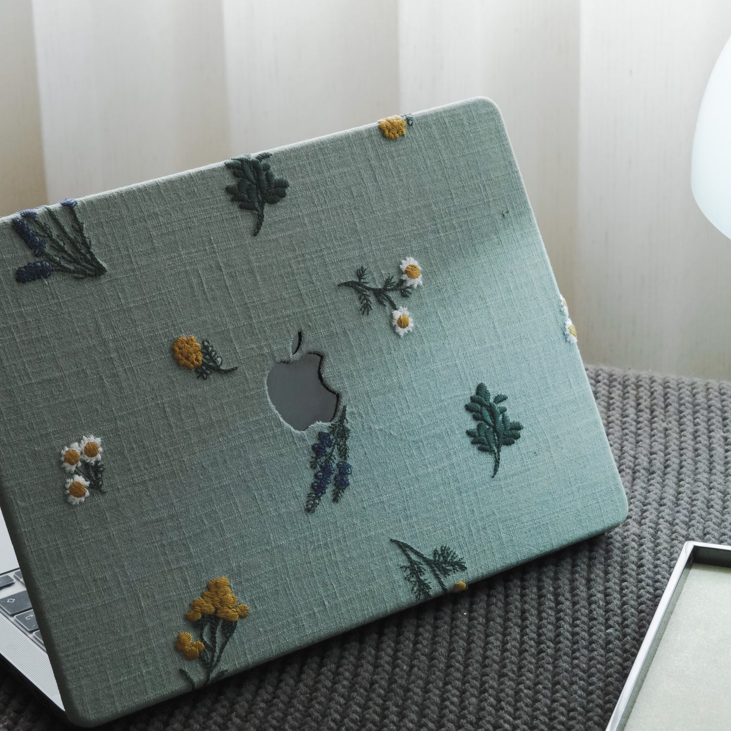 Embroidery Series ♾ Pastoral Blues American-Style Textured Stitching Mac Case