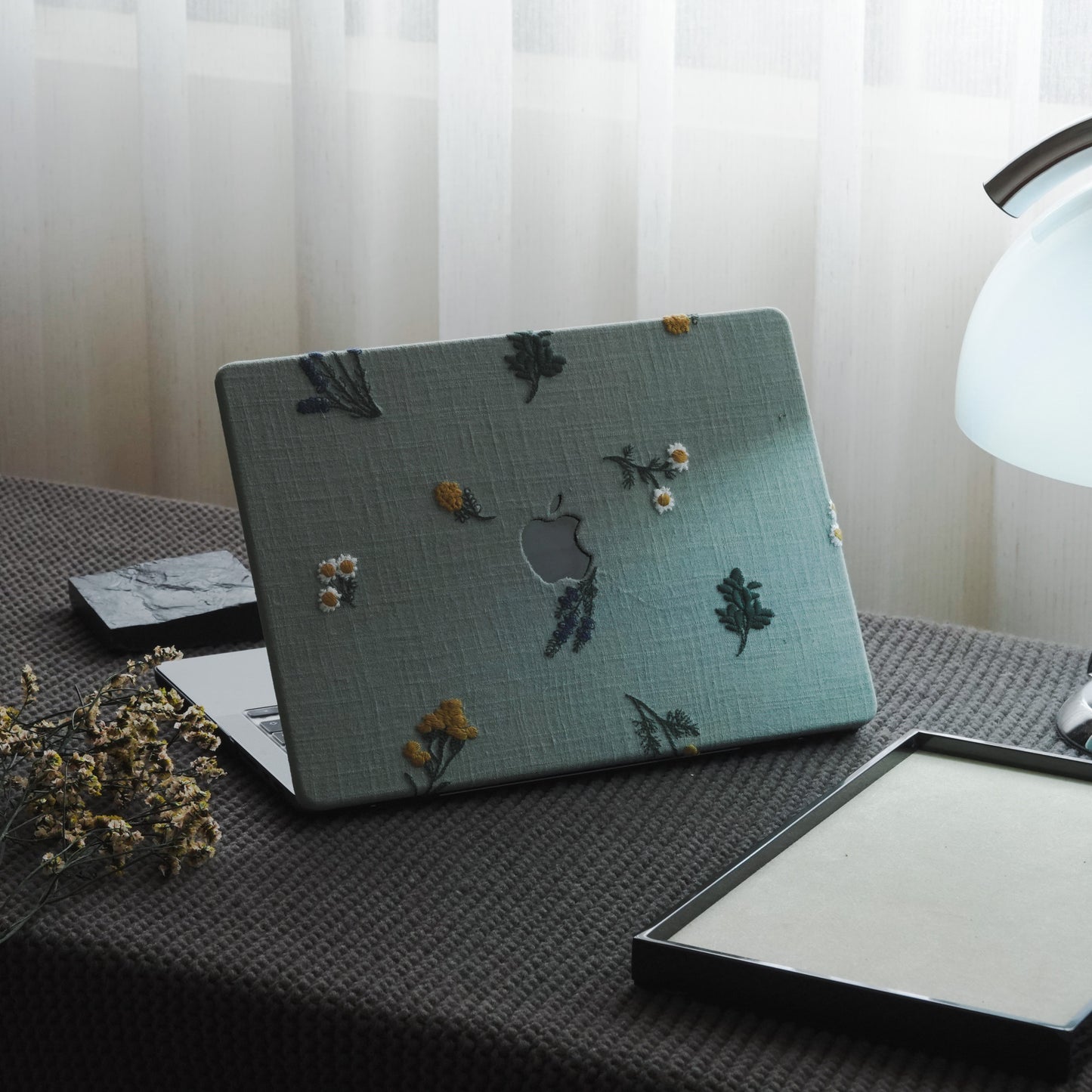 Embroidery Series ♾ Pastoral Blues American-Style Textured Stitching Mac Case