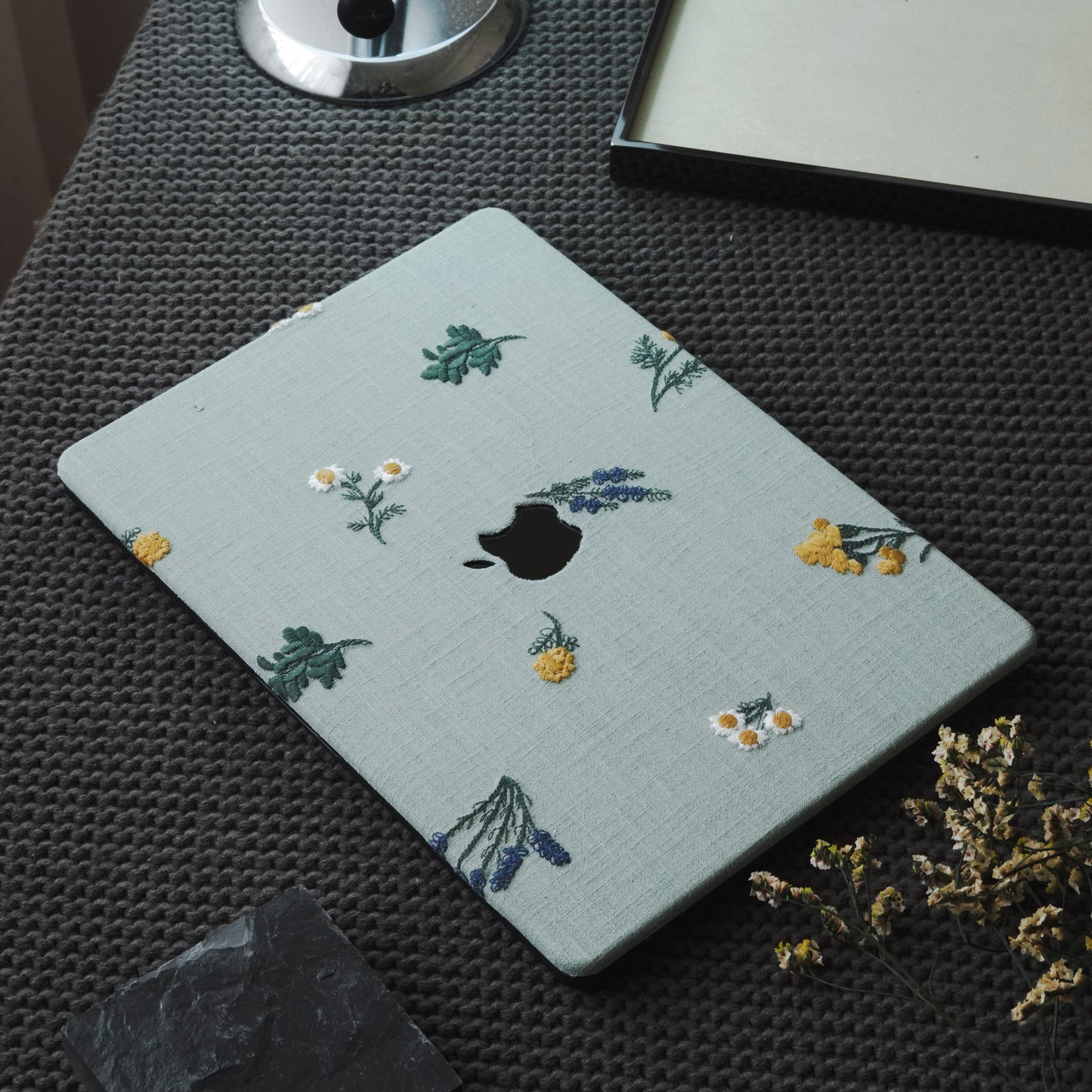 Embroidery Series ♾ Pastoral Blues American-Style Textured Stitching Mac Case