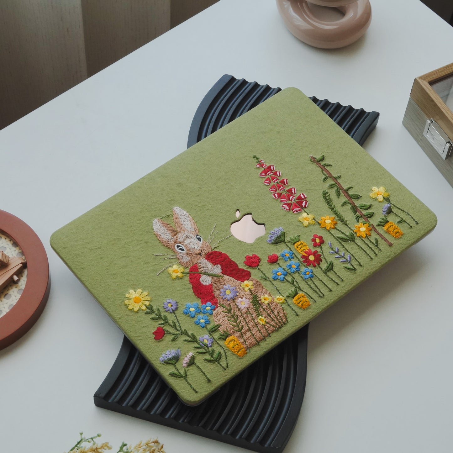 This is us Green Hand-drawn Red-clothed Bunny ♾ Textured Stitching MacBook Case