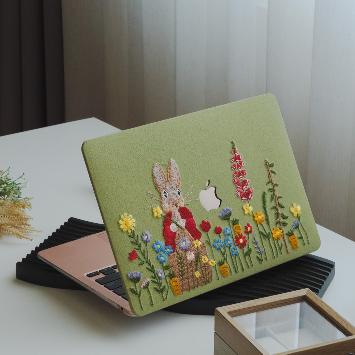 This is us Green Hand-drawn Red-clothed Bunny ♾ Textured Stitching MacBook Case