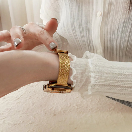 Refined Checkered Pattern Textured Metal Apple Watch Band
