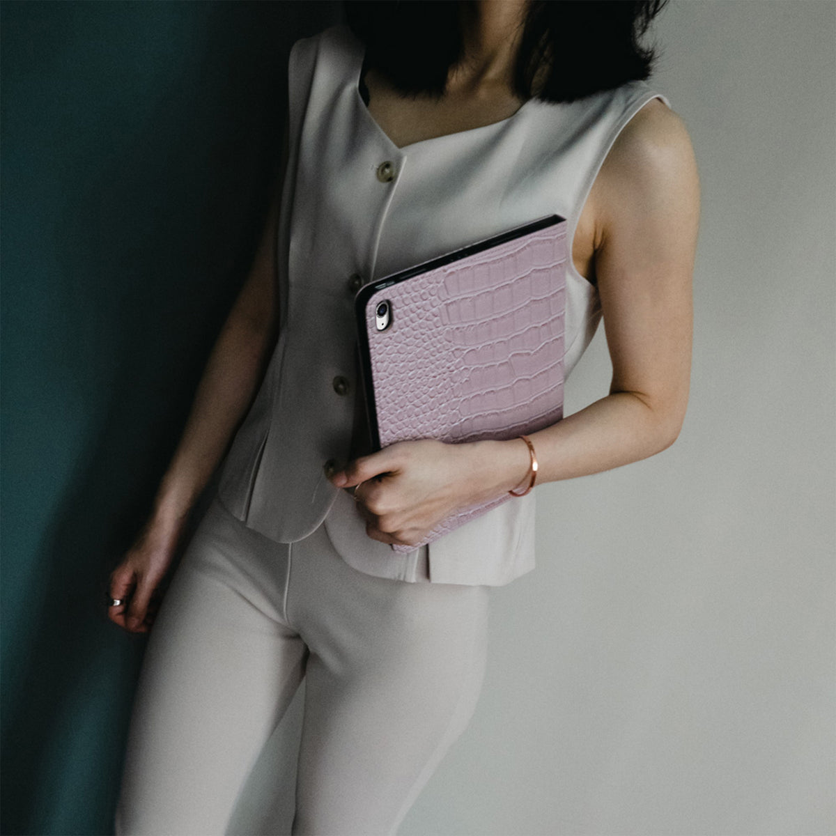 Crocodile Style & Crocodile Pink with Pencil Holder iPad Protective Case