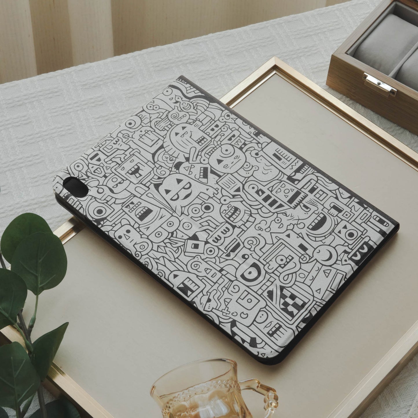 Design Alien Graffiti Pencil Magnetic Pen Slot iPad Protective Case