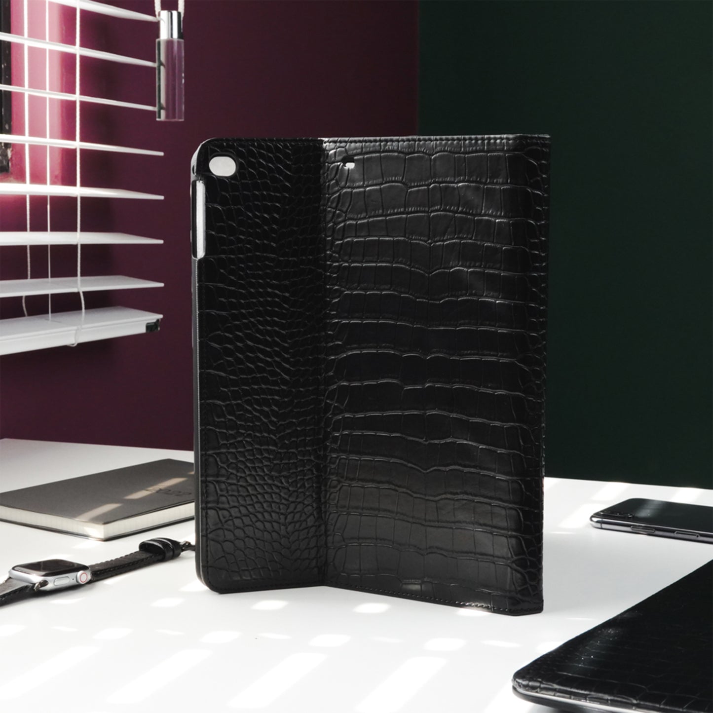 Crocodile Style & Crocodile Black with Pencil Holder iPad Protective Case