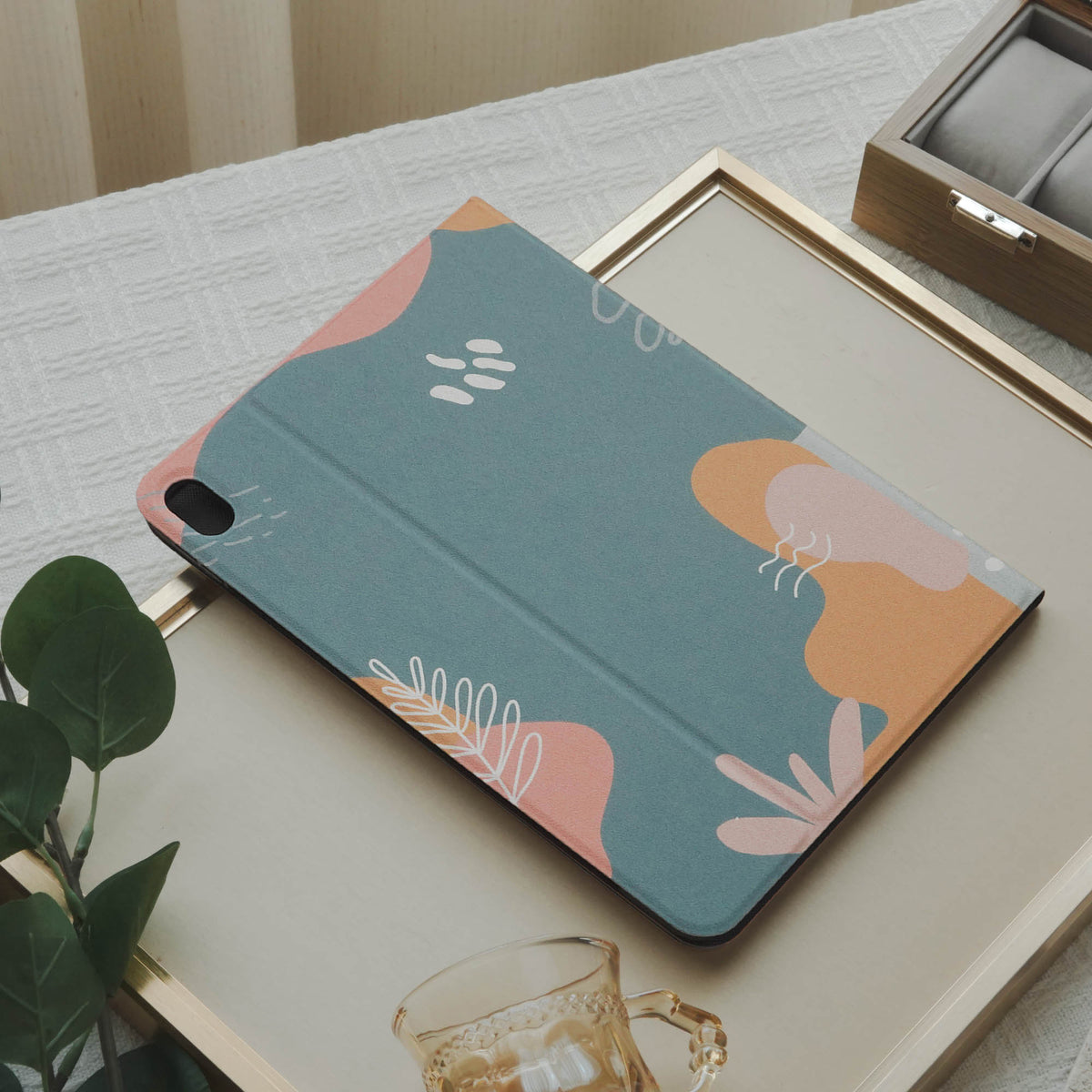 Design Patchwork Blue, Muted Tone Notebook Pencil Magnetic Pen Slot iPad Protective Case