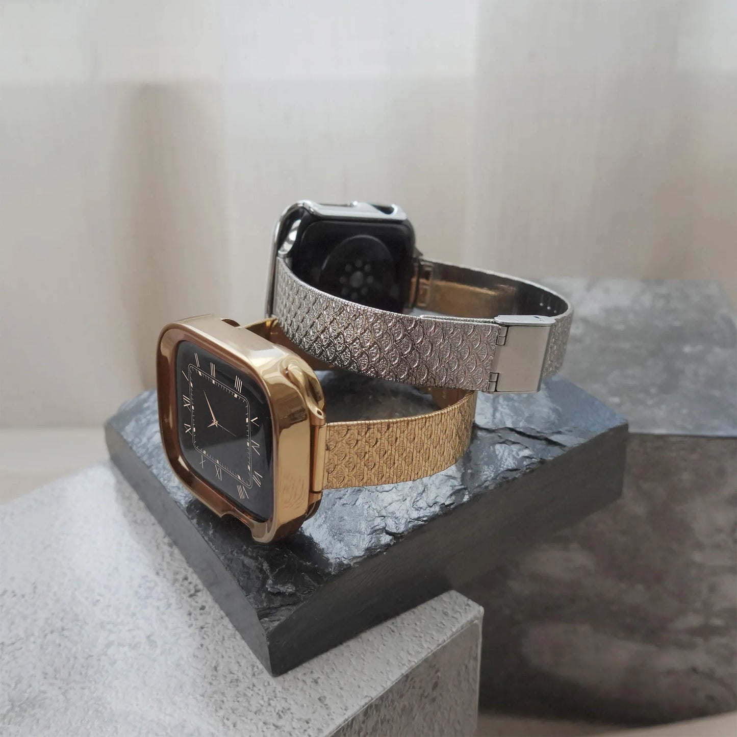 Refined Checkered Pattern Textured Metal Apple Watch Band