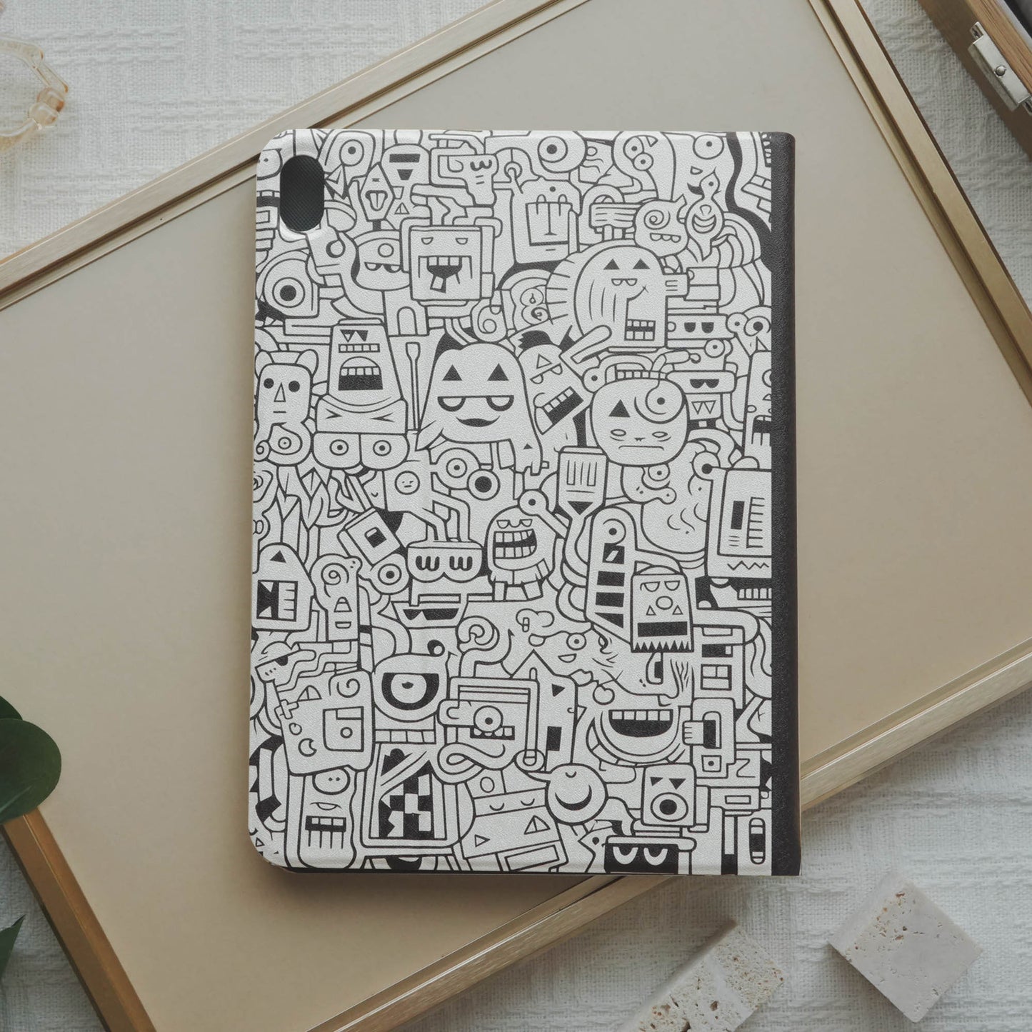Design Alien Graffiti Pencil Magnetic Pen Slot iPad Protective Case