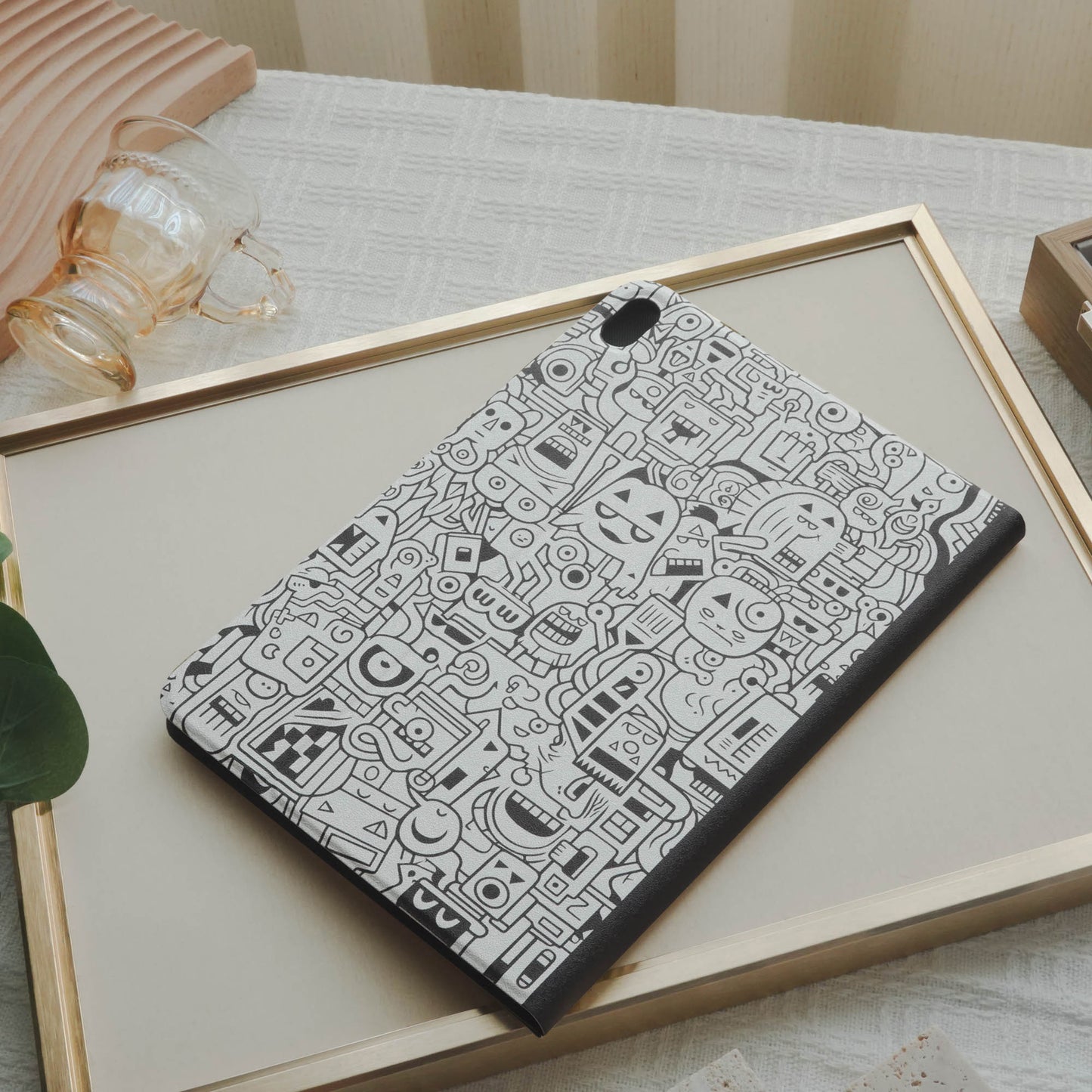 Design Alien Graffiti Pencil Magnetic Pen Slot iPad Protective Case