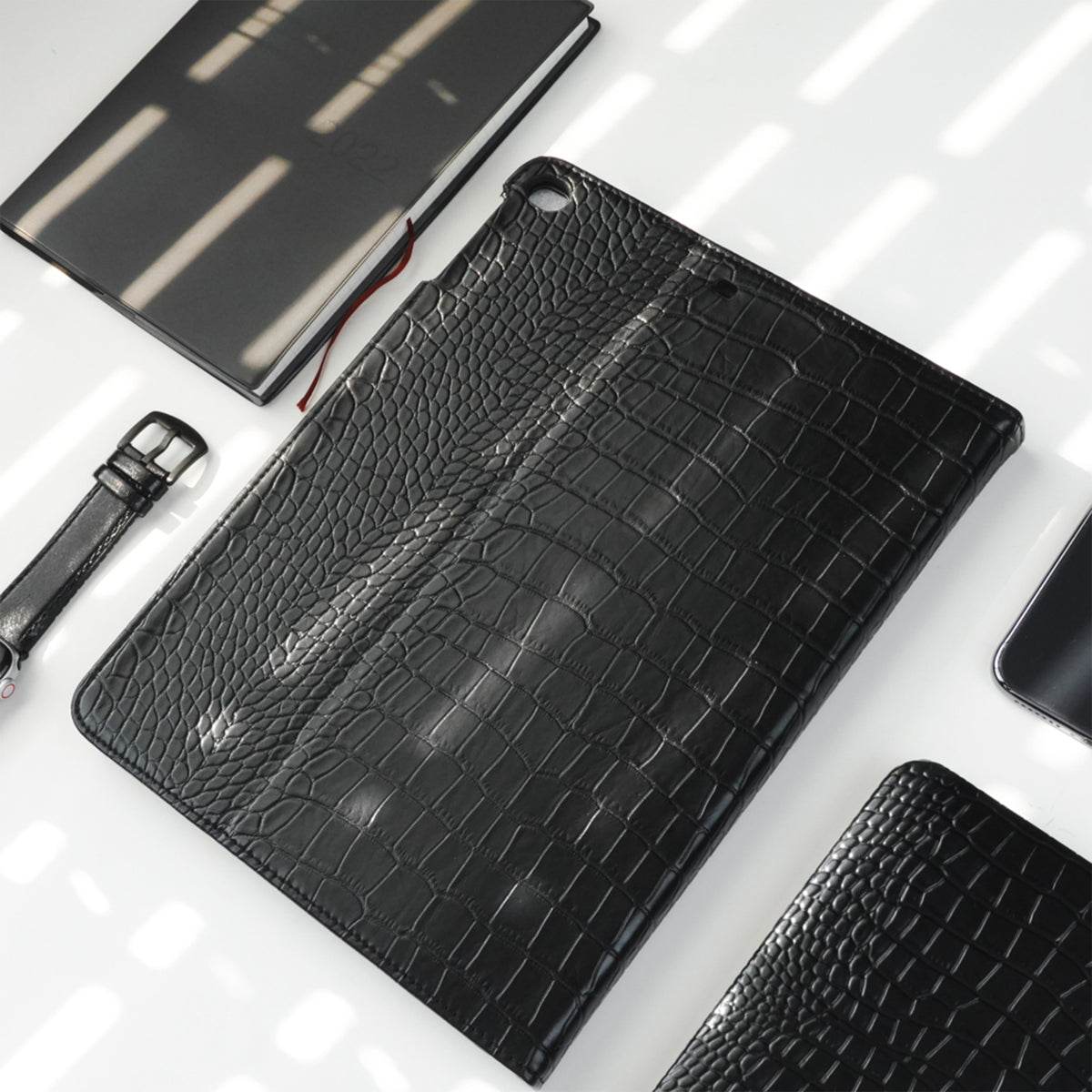 Crocodile Style & Crocodile Black with Pencil Holder iPad Protective Case
