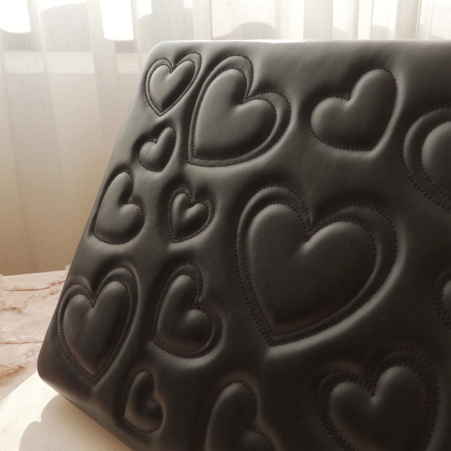 Puffy Heart Black ♾ Textured MacBook Case