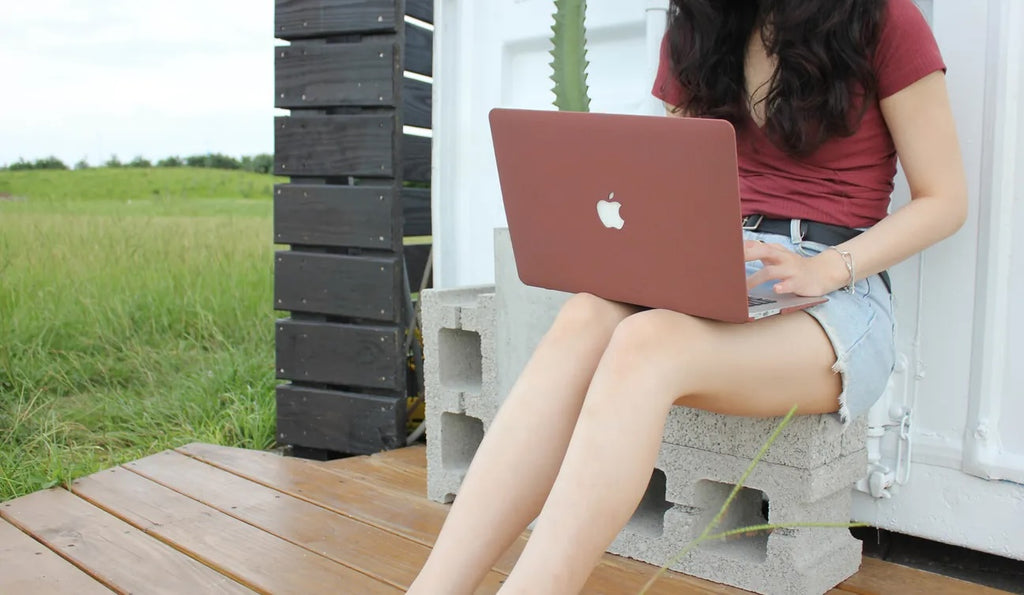 Sugar colouring Frosted Macbook Case
