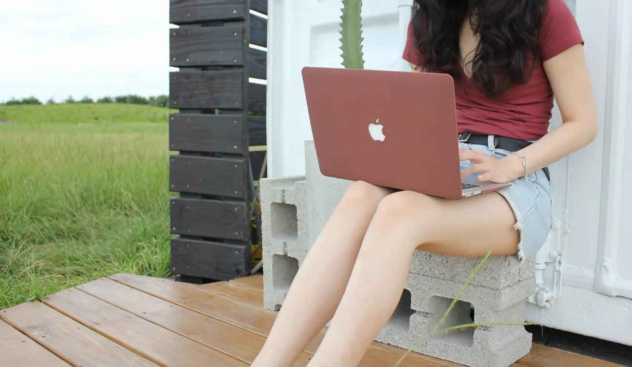 Sugar colouring Frosted Macbook Case