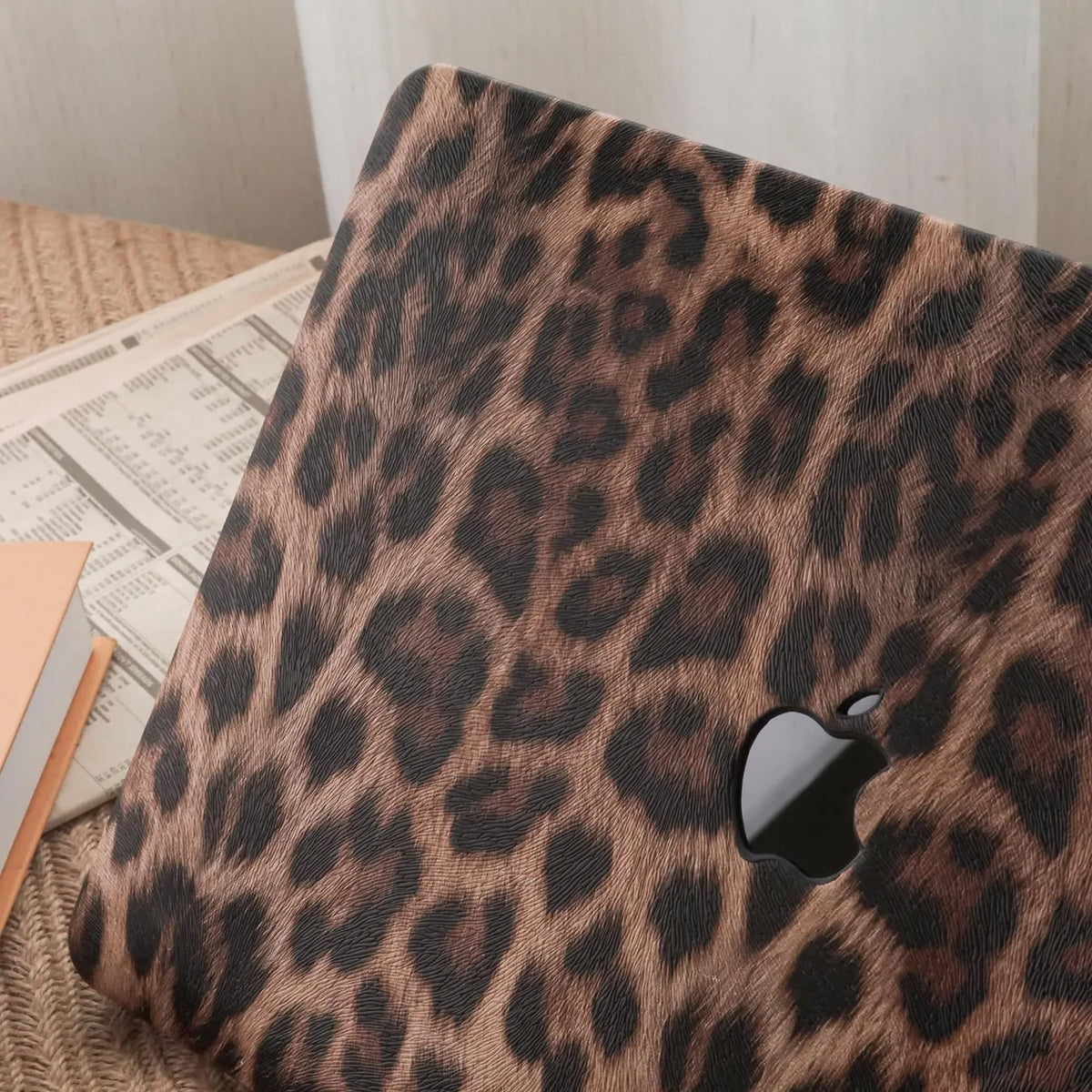 Trendy Leopard Pattern Macbook Case