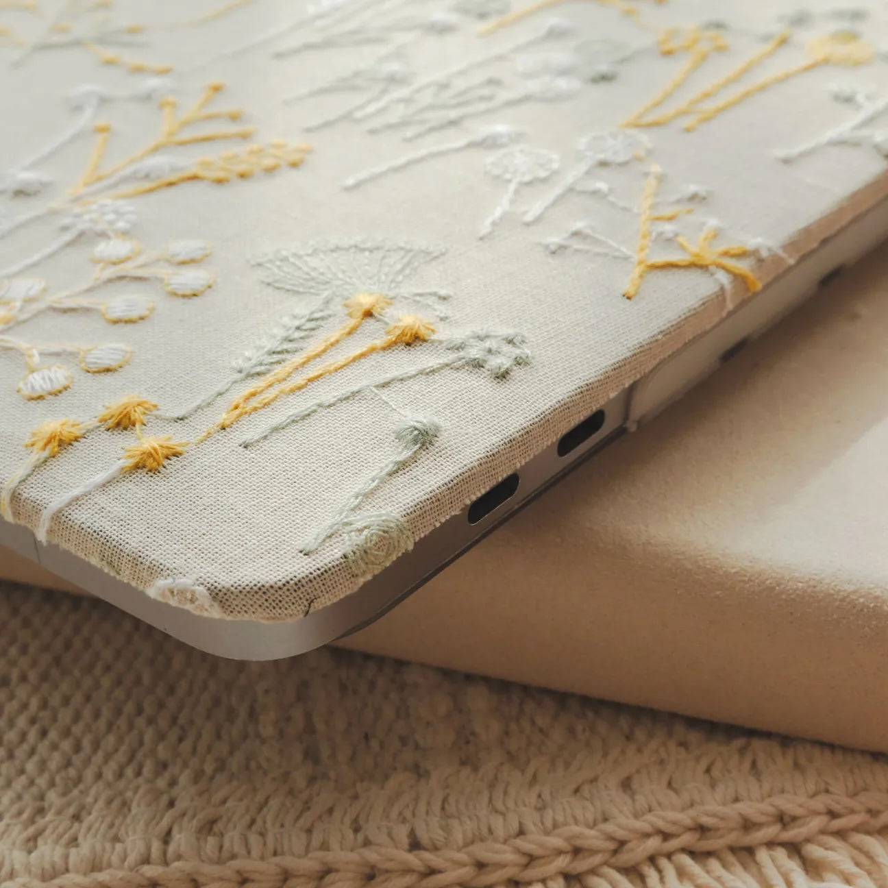 White Bandelion Embroidered Leather Macbook Case