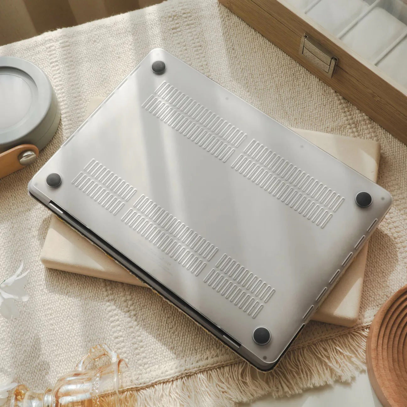 White Bandelion Embroidered Leather Macbook Case