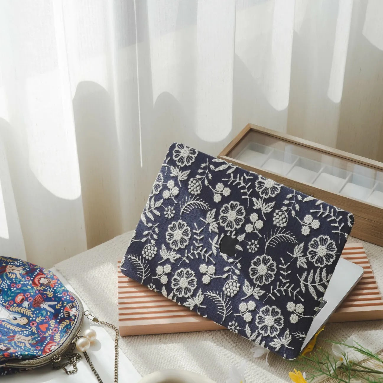 Oriental Blue Daisy Embroidered Leather Mac Case
