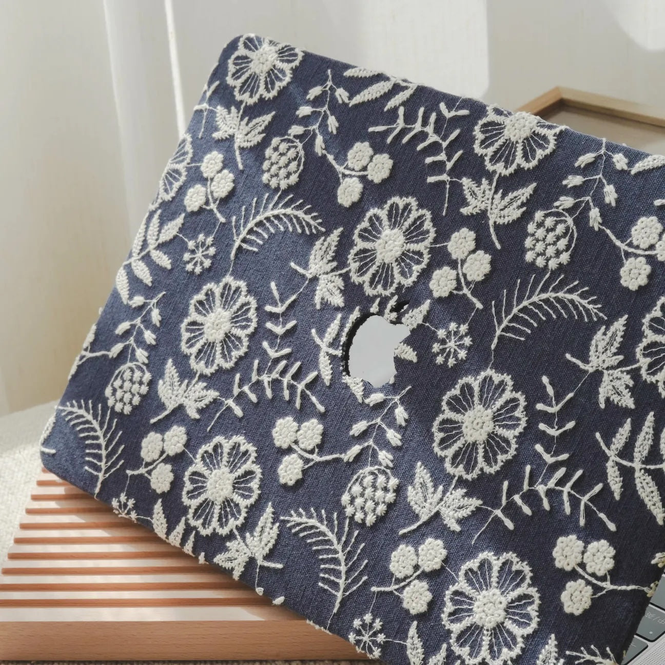 Oriental Blue Daisy Embroidered Leather Mac Case