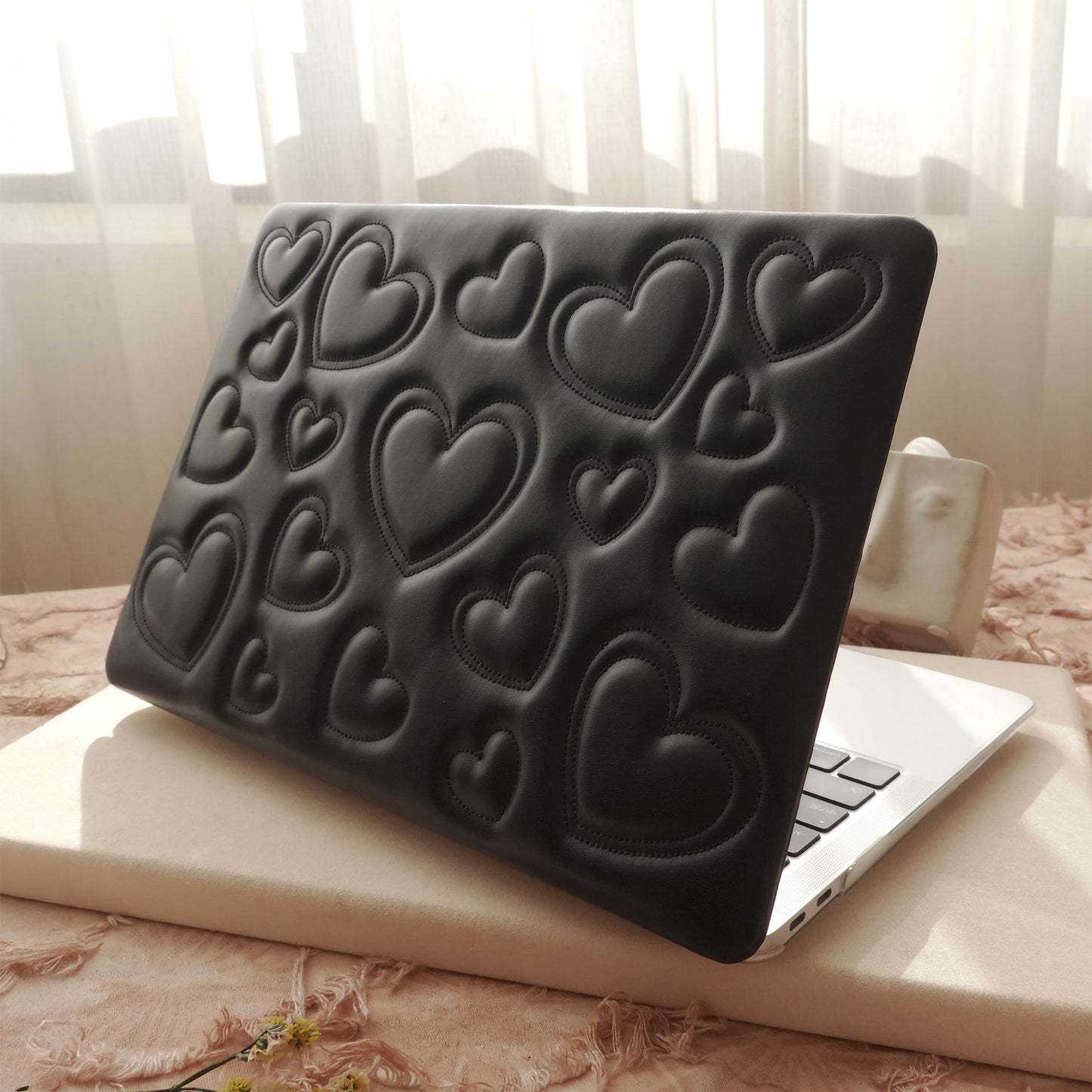 Puffy Heart Black ♾ Textured MacBook Case