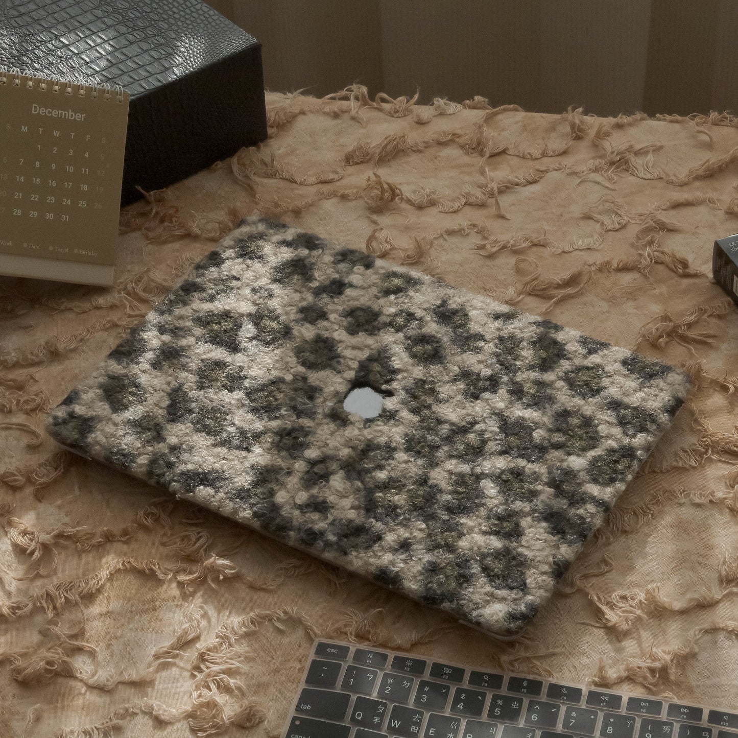 Fleece Series ♾ Coffee Leopard Print Mac Case