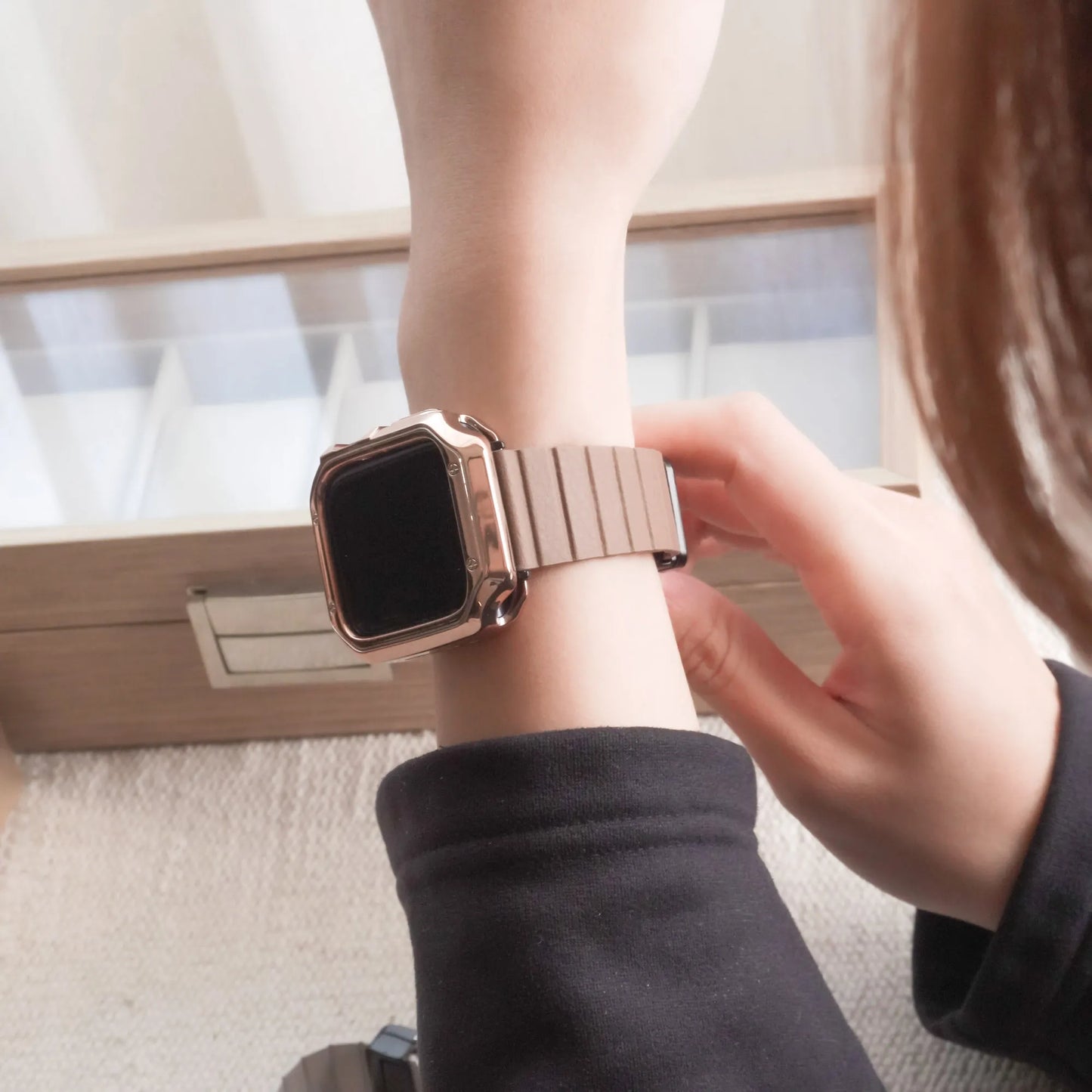 Wide Elegant Leather Venetian Blinds Magnetic Clasp Apple Watch Band