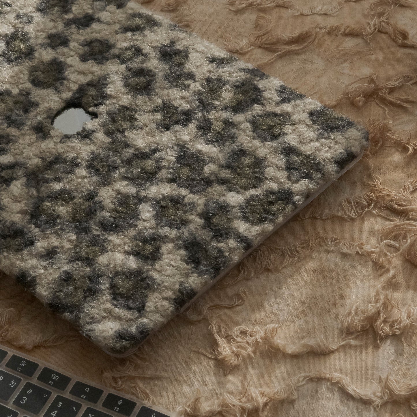 Fleece Series ♾ Coffee Leopard Print Mac Case