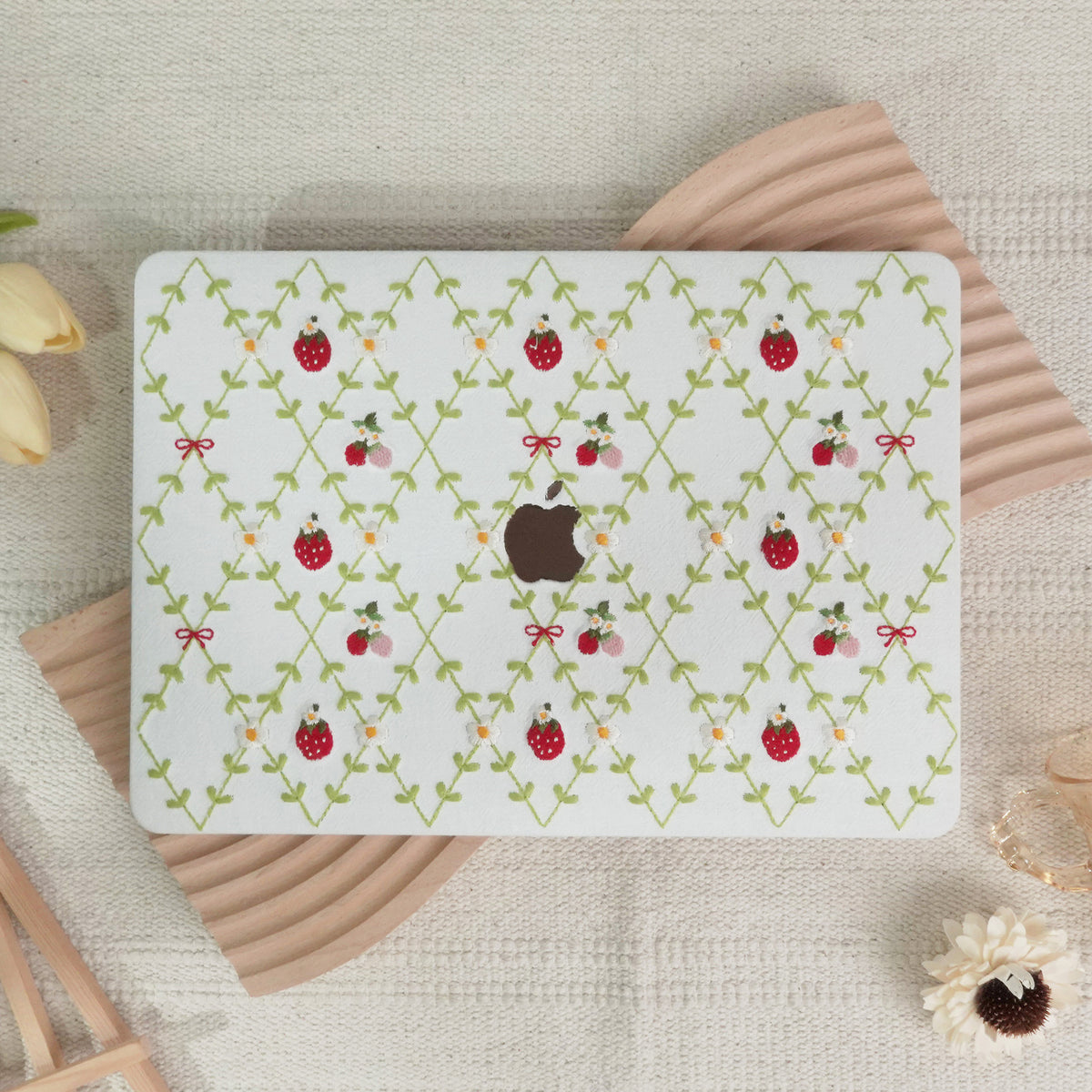 Embroidered Series ♾ Berry Meadow Delicate Stitch DetailingMacBook Case
