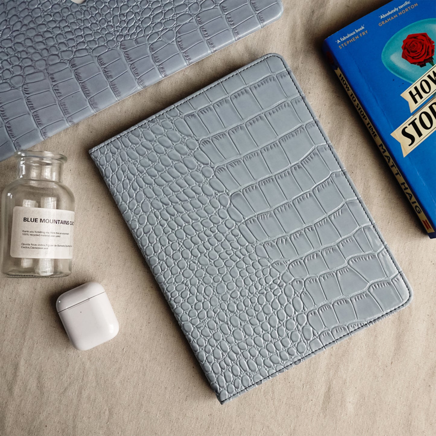 Crocodile Style & Crocodile Blue with Pencil Holder iPad Protective Case