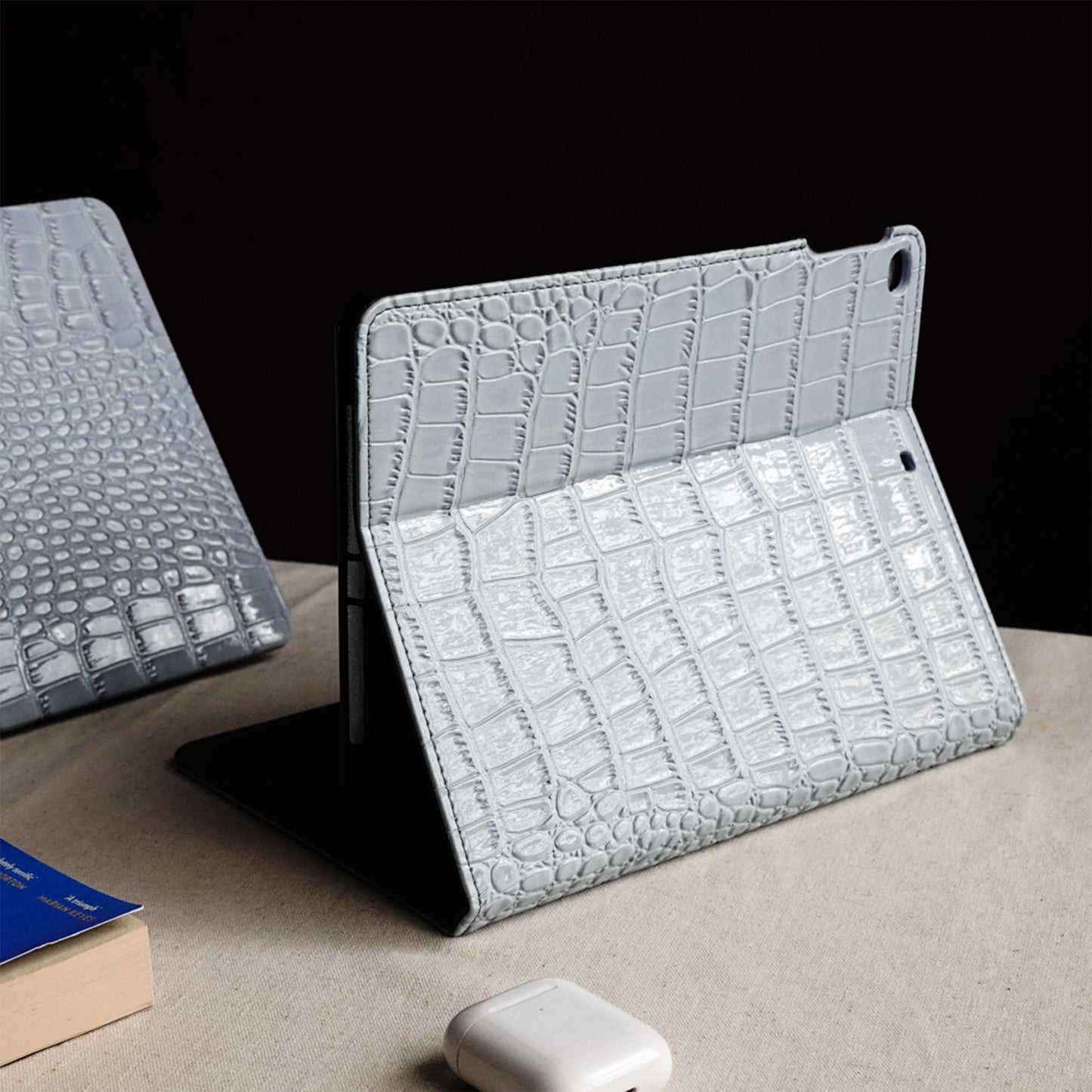 Crocodile Style & Crocodile Blue with Pencil Holder iPad Protective Case