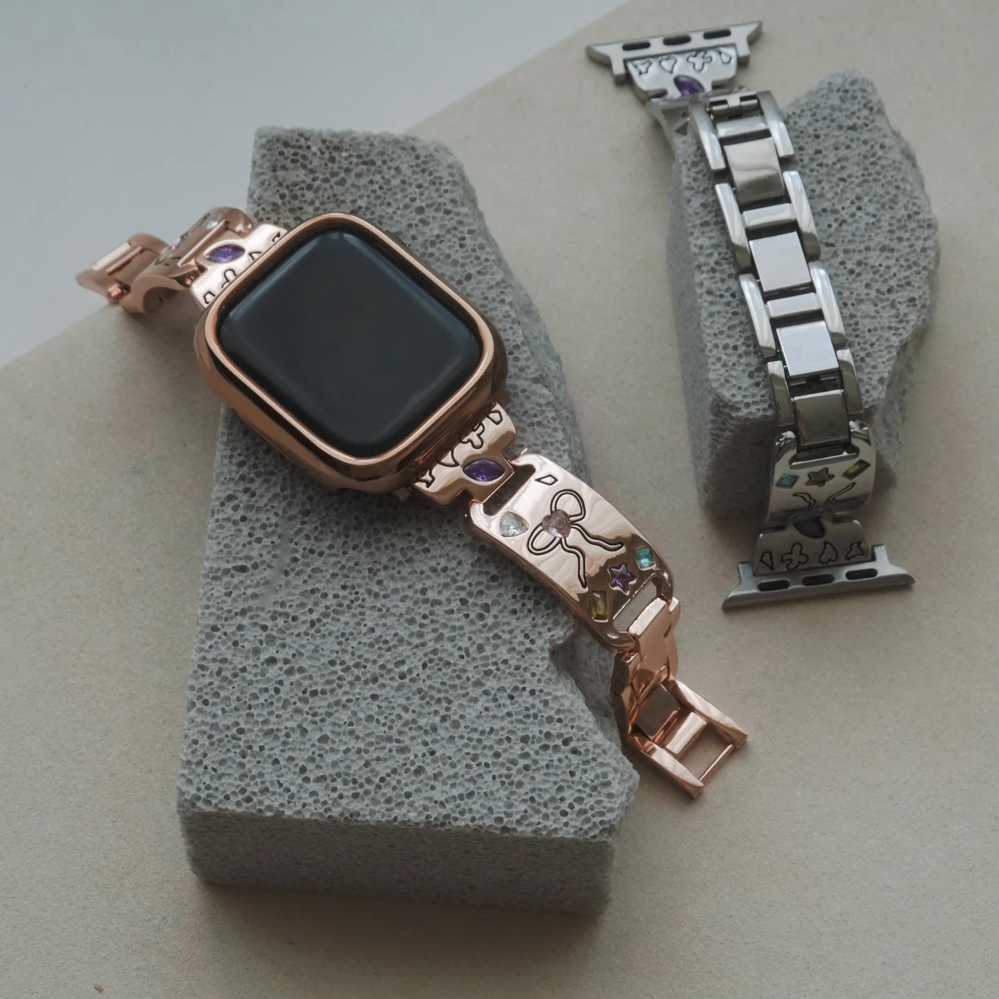Cute engraved, high-quality metal inlaid with diamonds Apple Watch strap
