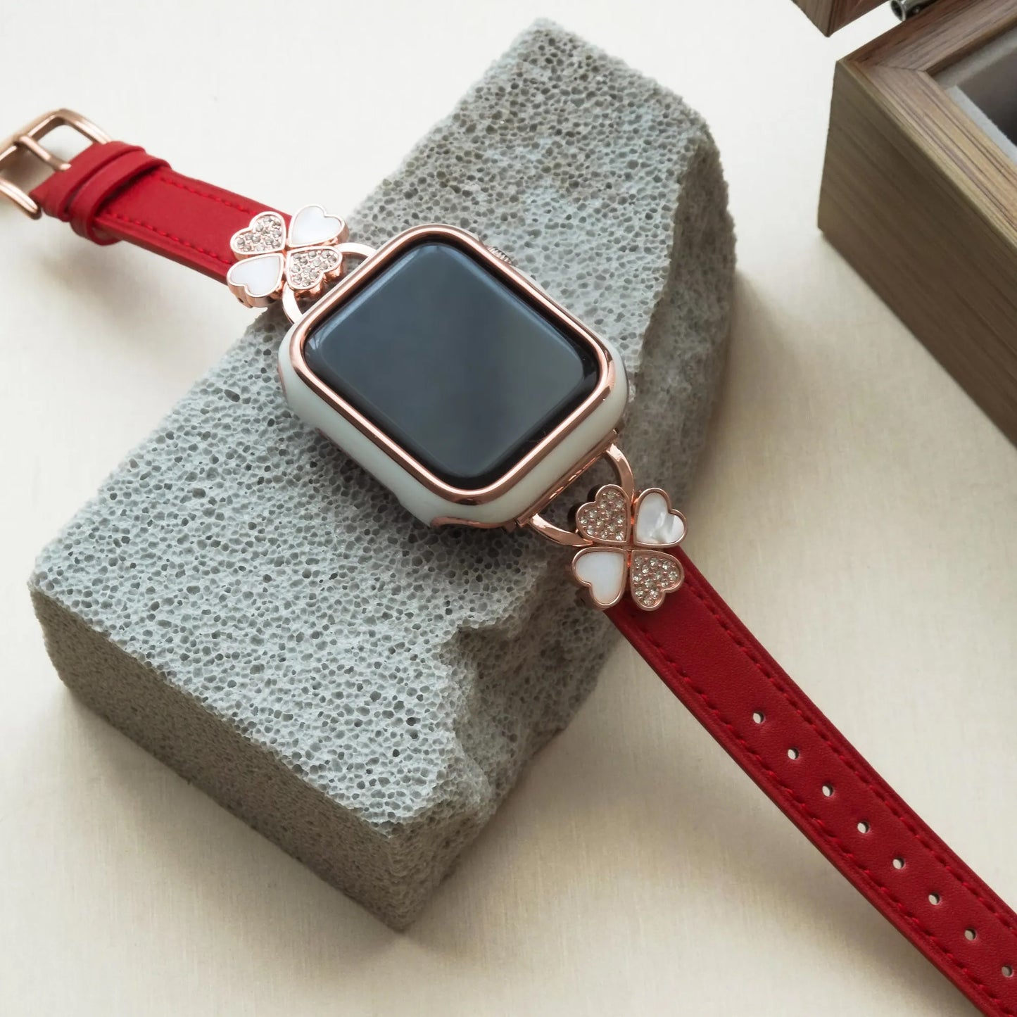 Clover Leather with Diamond Apple Watch strap