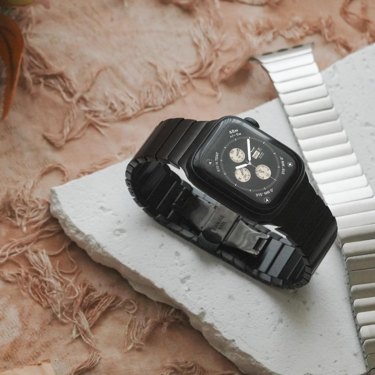 Armor Metal Butterfly Clasp Apple Watch Band