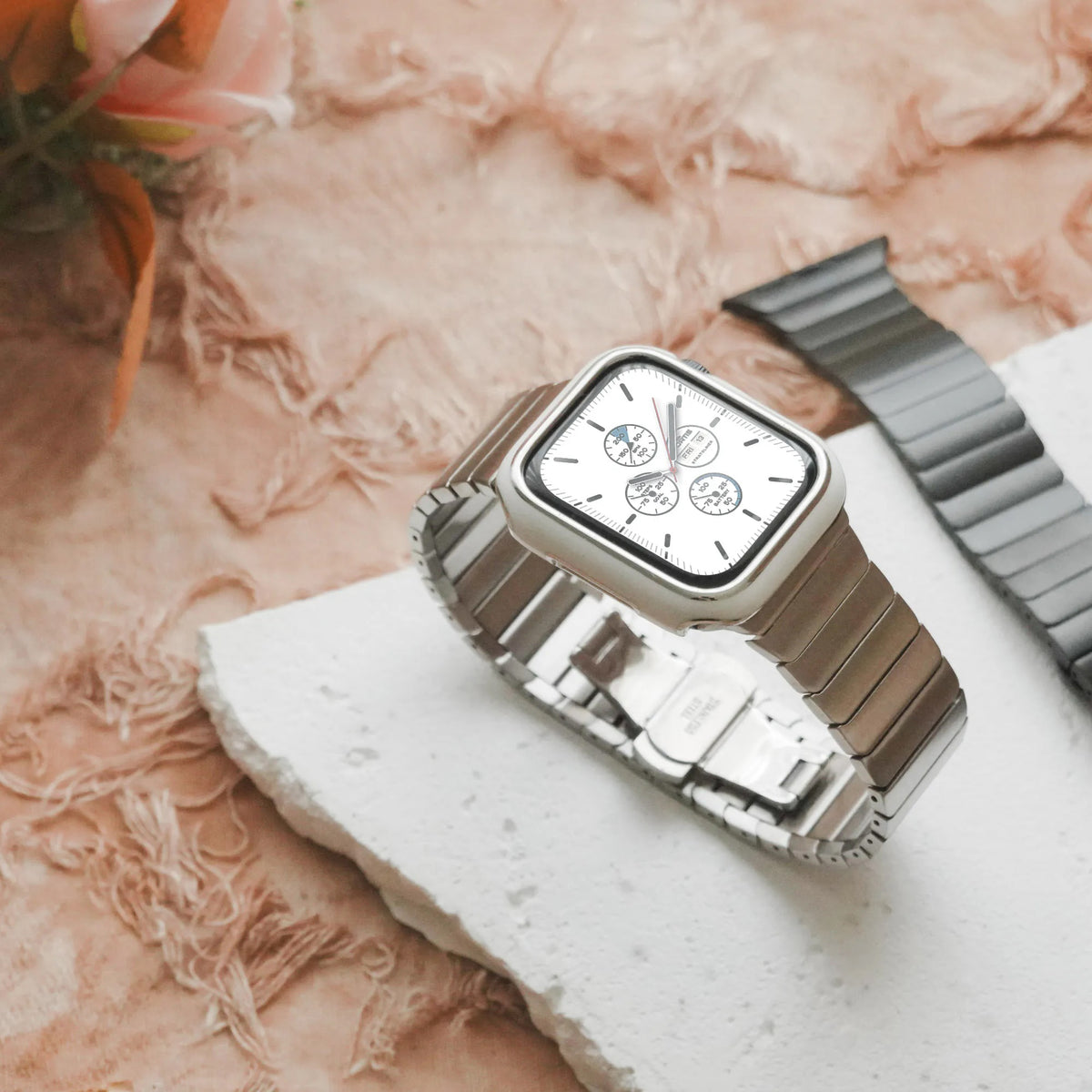 Armor Metal Butterfly Clasp Apple Watch Band