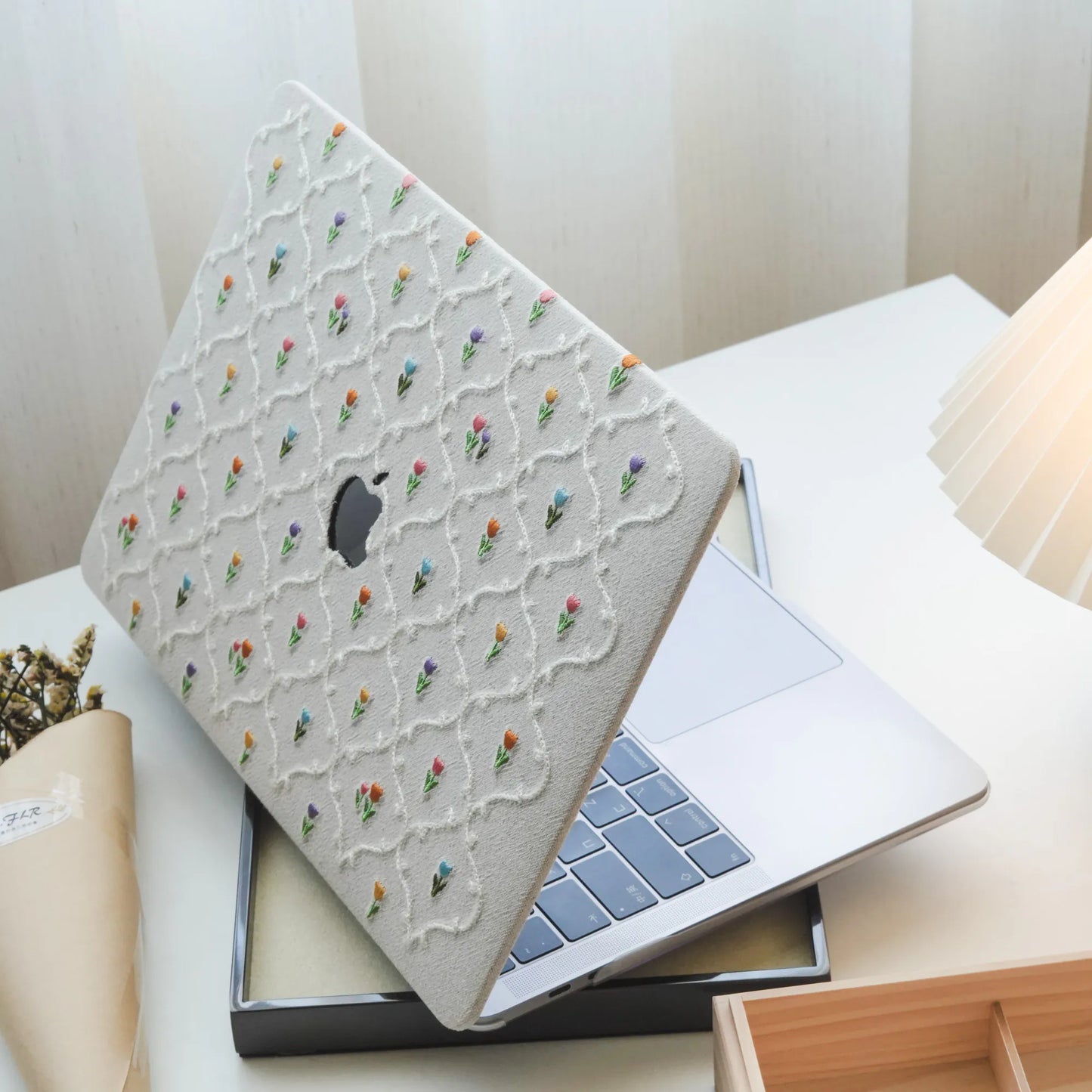 This is us Plaid Floral ♾ Textured Stitching Plain White Mac Case