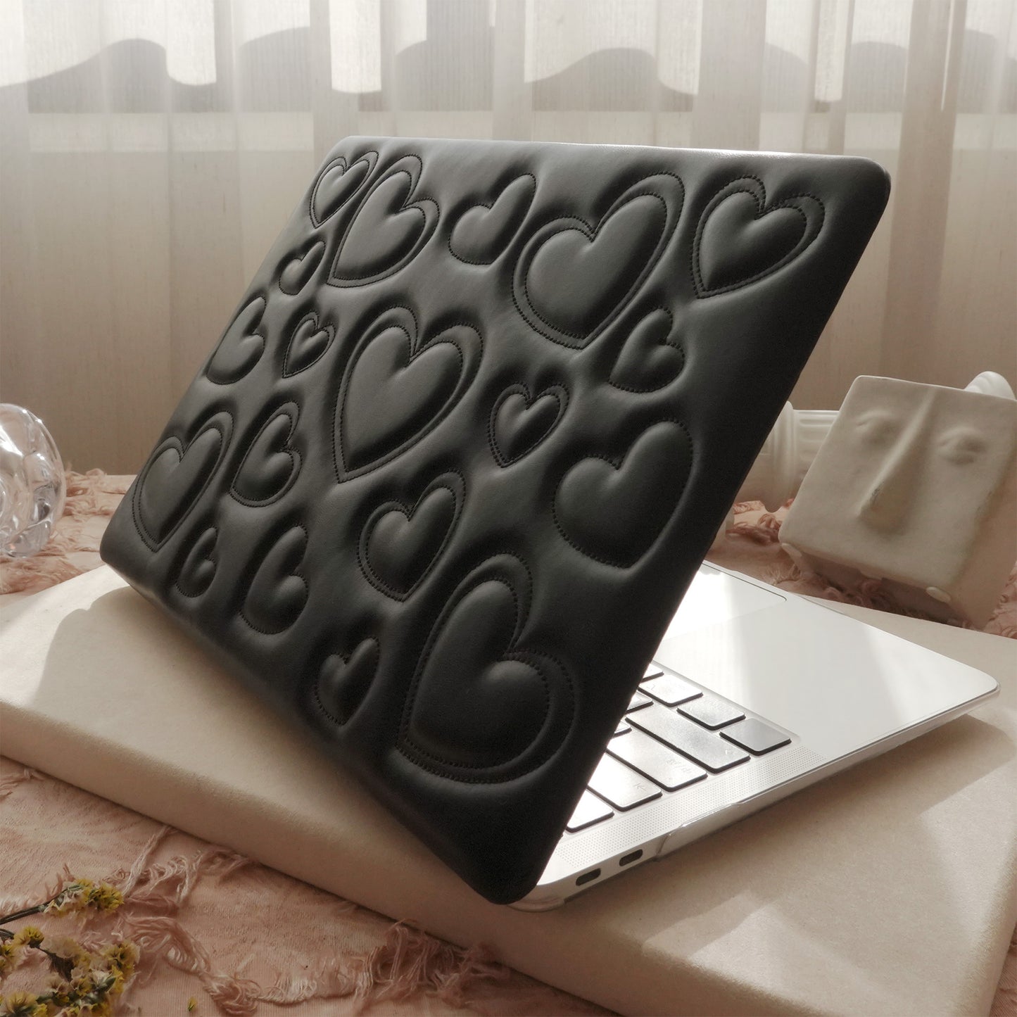 Puffy Heart Black ♾ Textured MacBook Case