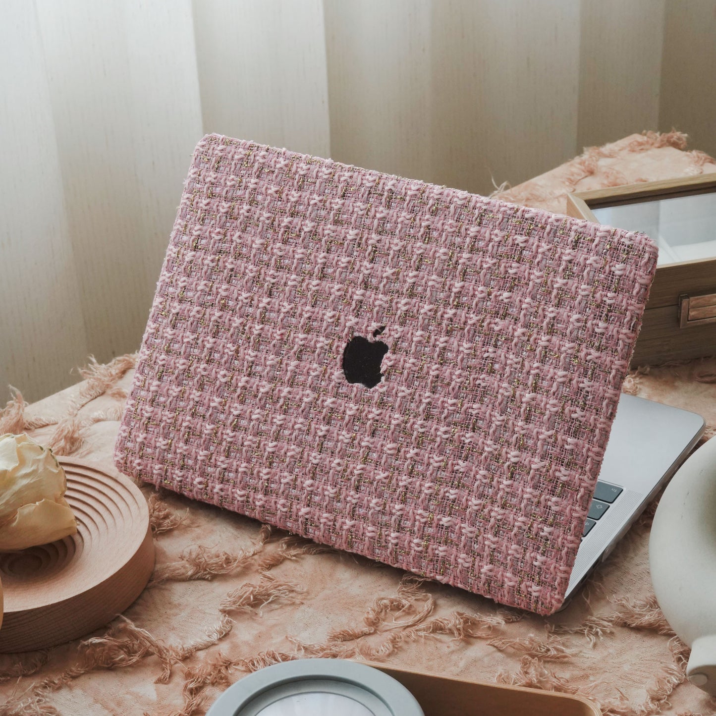 Plain Weave Chanel Style ♾ Sugar Pink Yarn Woven Mac Case
