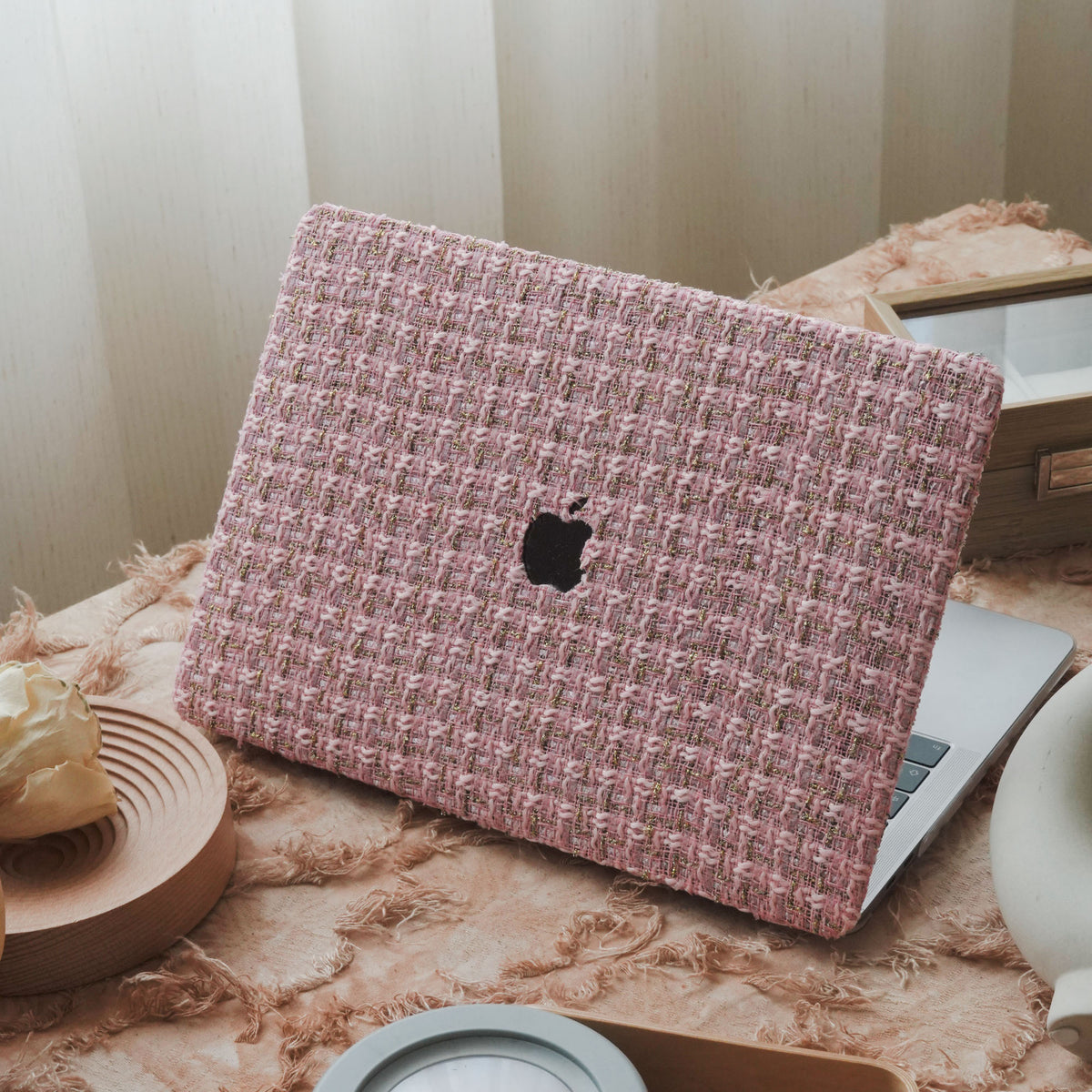 Plain Weave Chanel Style ♾ Sugar Pink Yarn Woven Mac Case