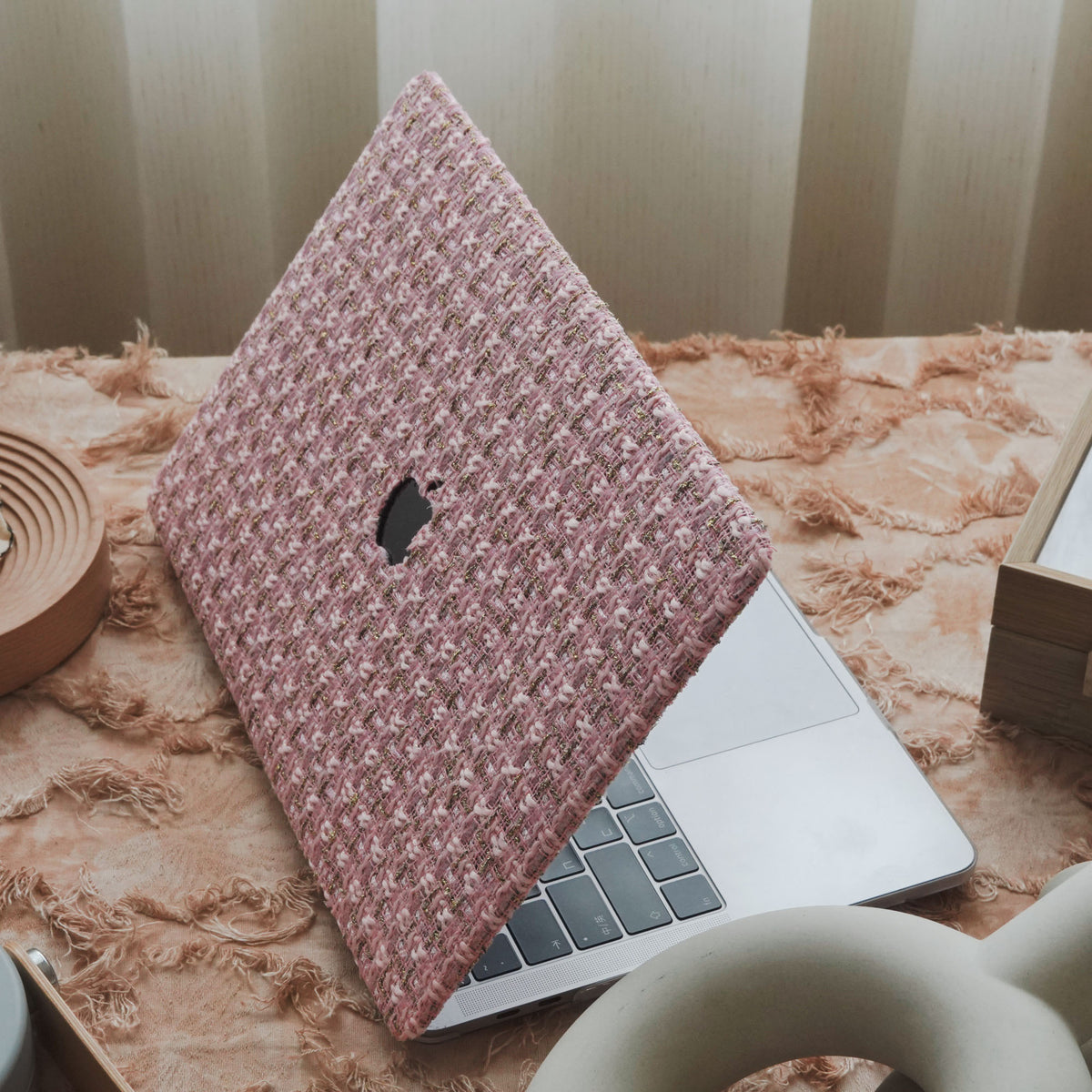 Plain Weave Chanel Style ♾ Sugar Pink Yarn Woven Mac Case