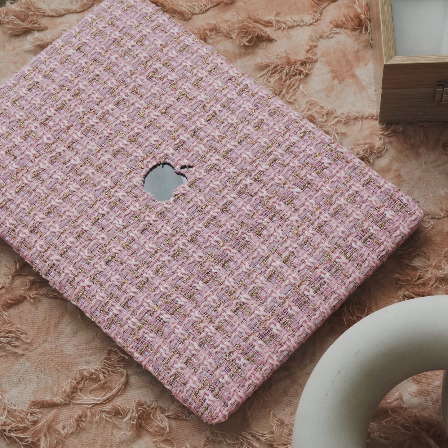 Plain Weave Chanel Style ♾ Sugar Pink Yarn Woven Mac Case