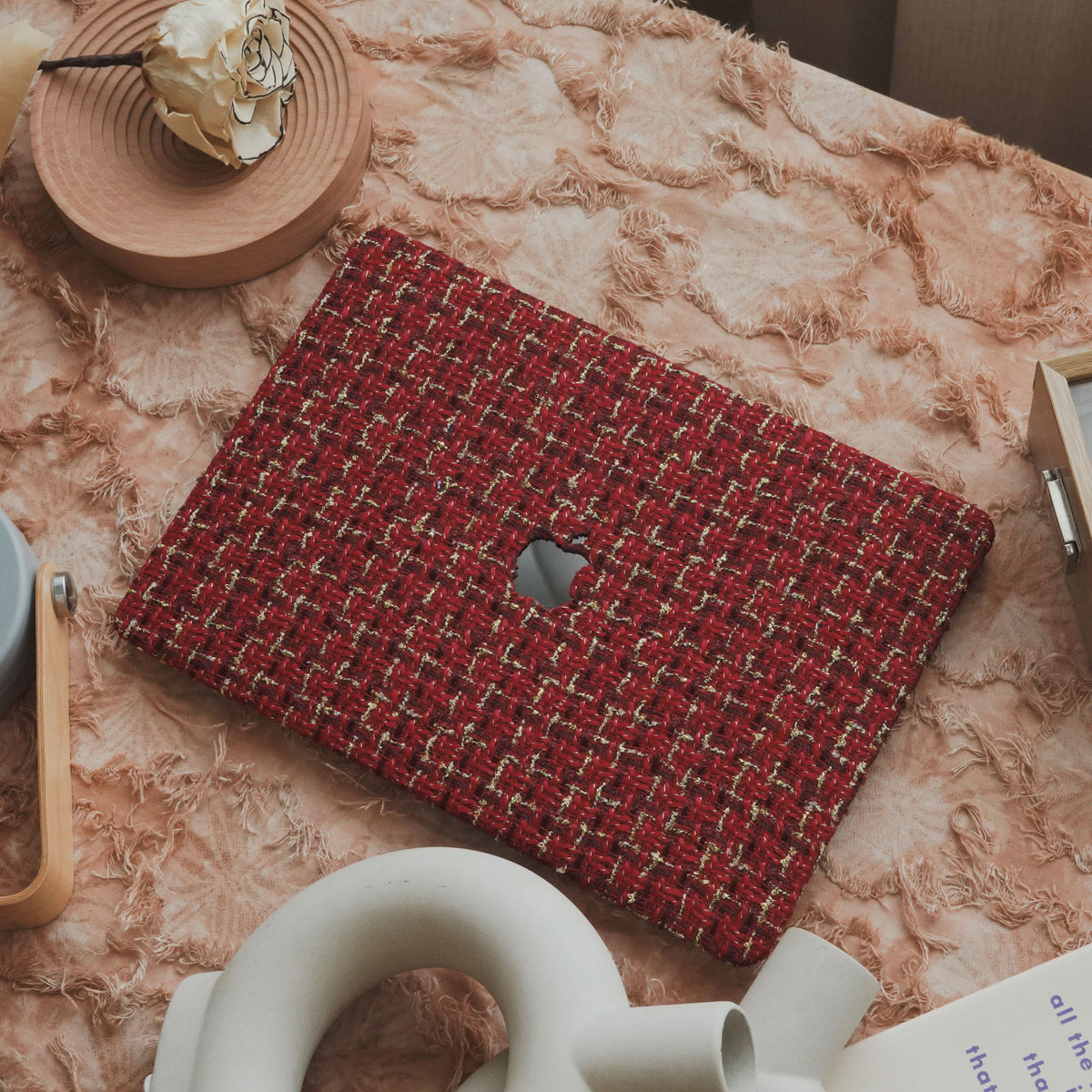 Plain Weave Chanel Style ♾ Vivid Red Yarn Woven Mac Case